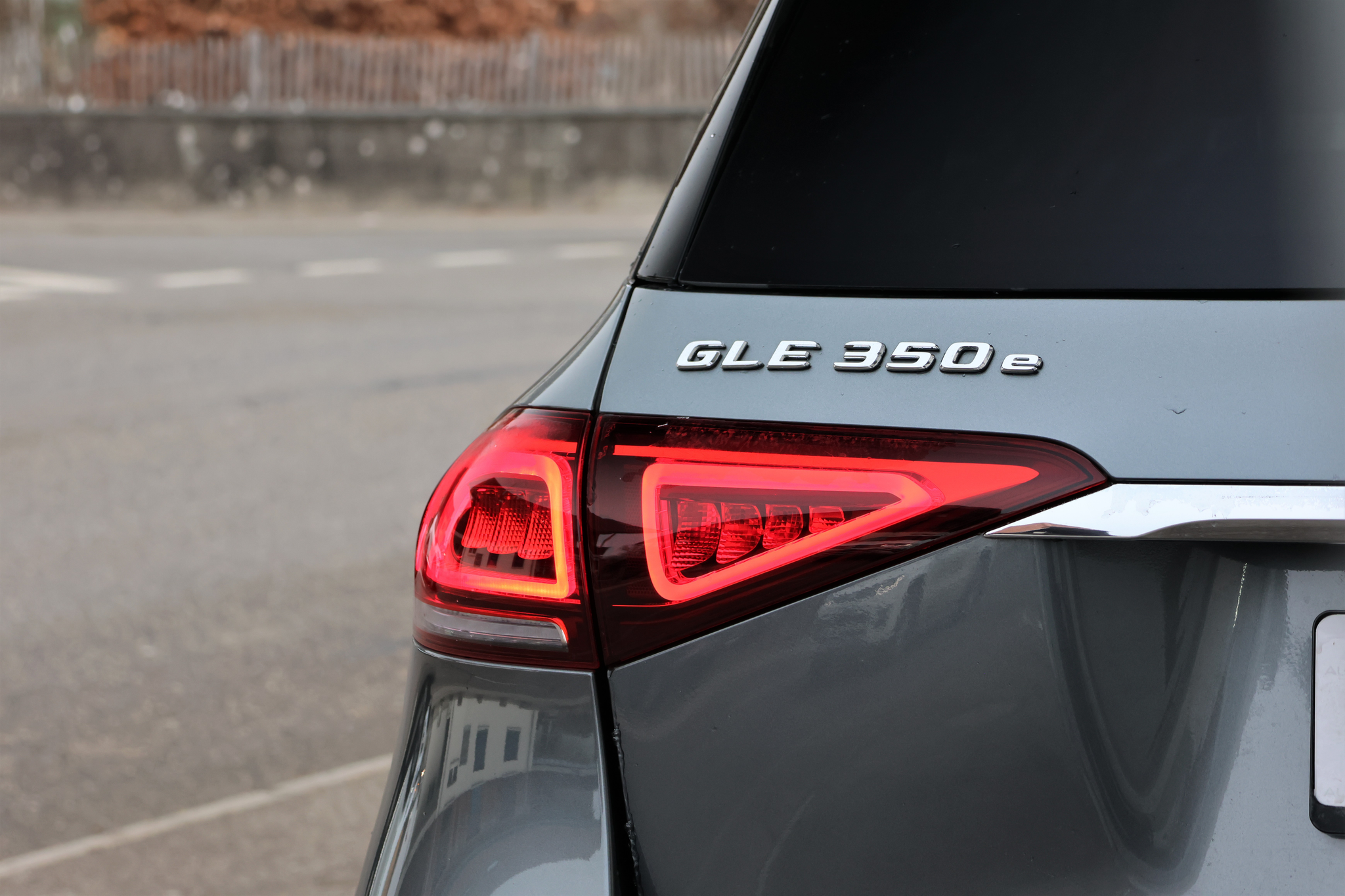 listing desktop thumbnail image 4