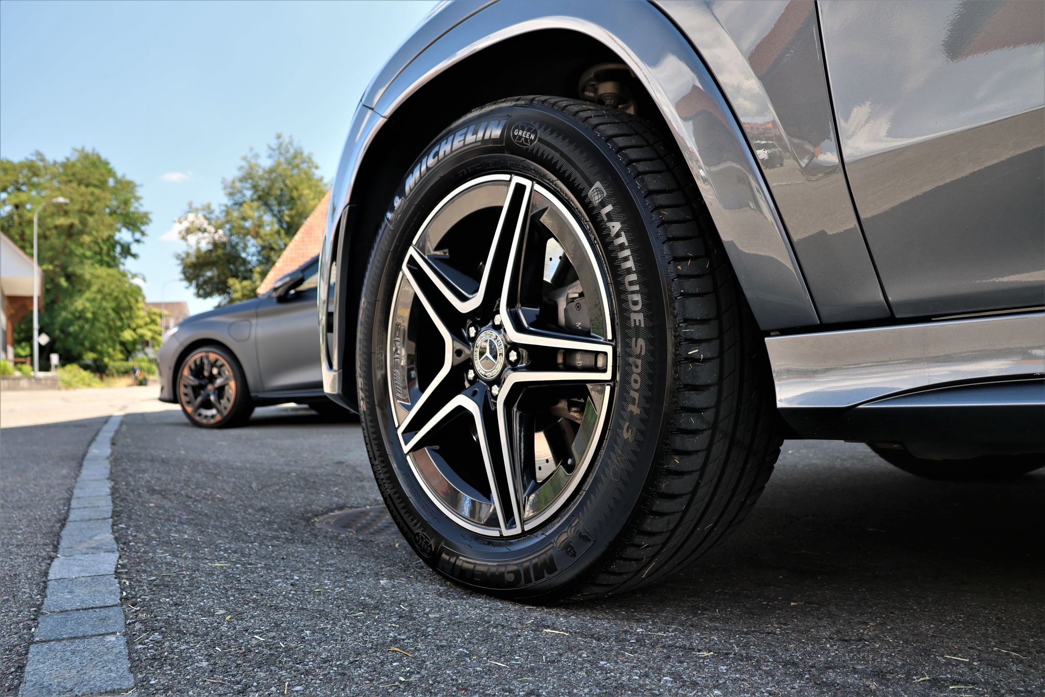 listing desktop thumbnail image 5