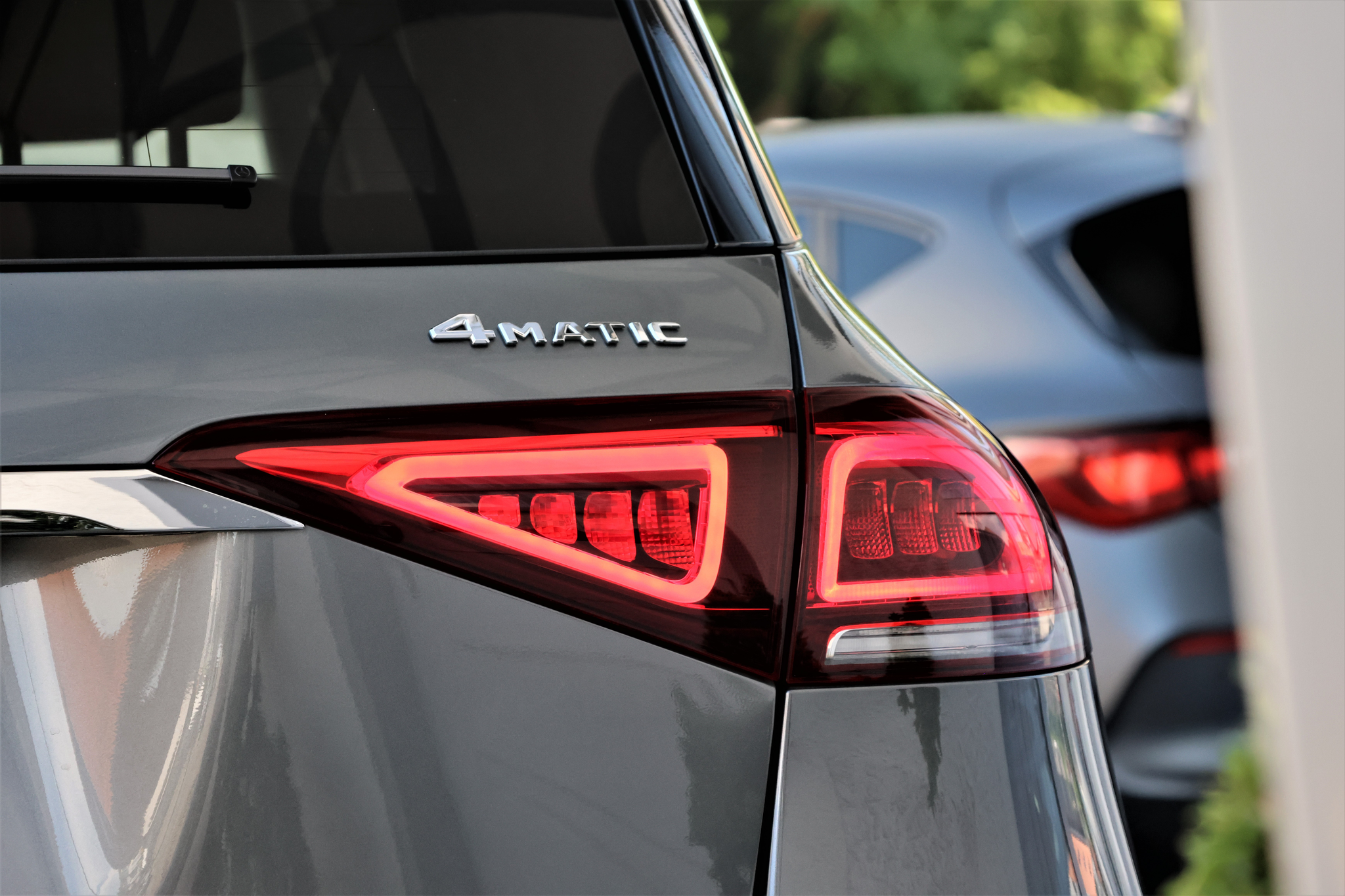 listing desktop thumbnail image 4