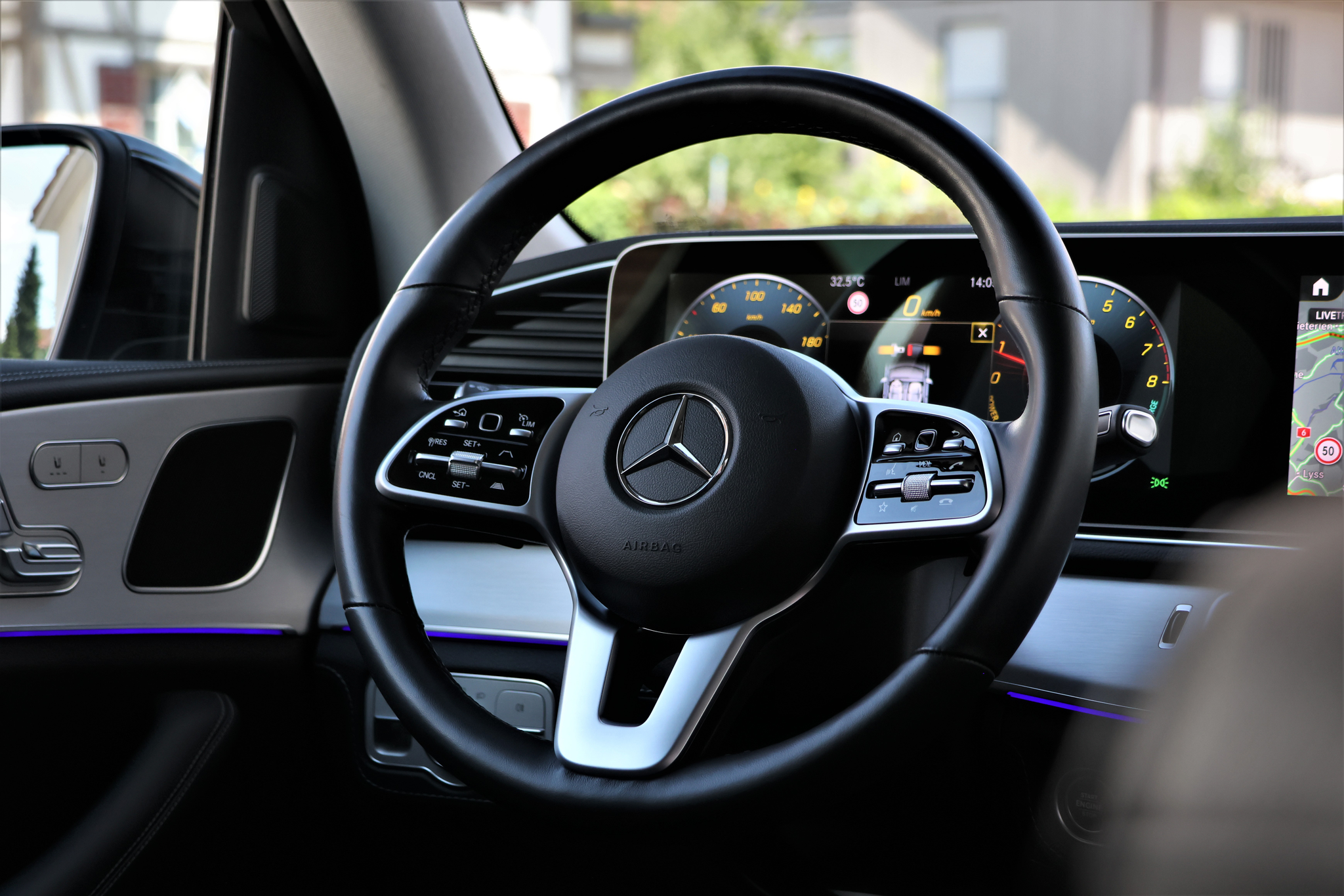 listing desktop thumbnail image 11