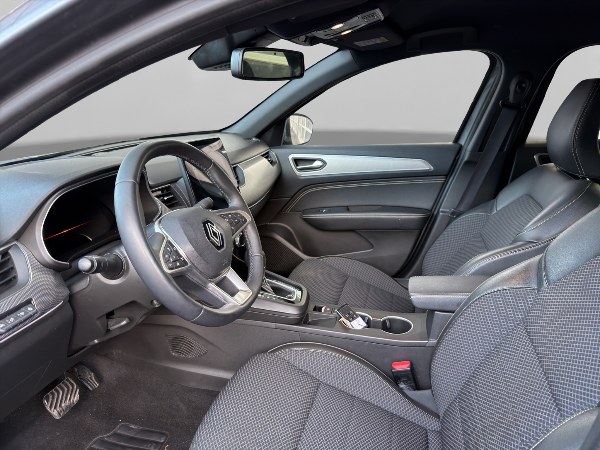 listing desktop thumbnail image 3