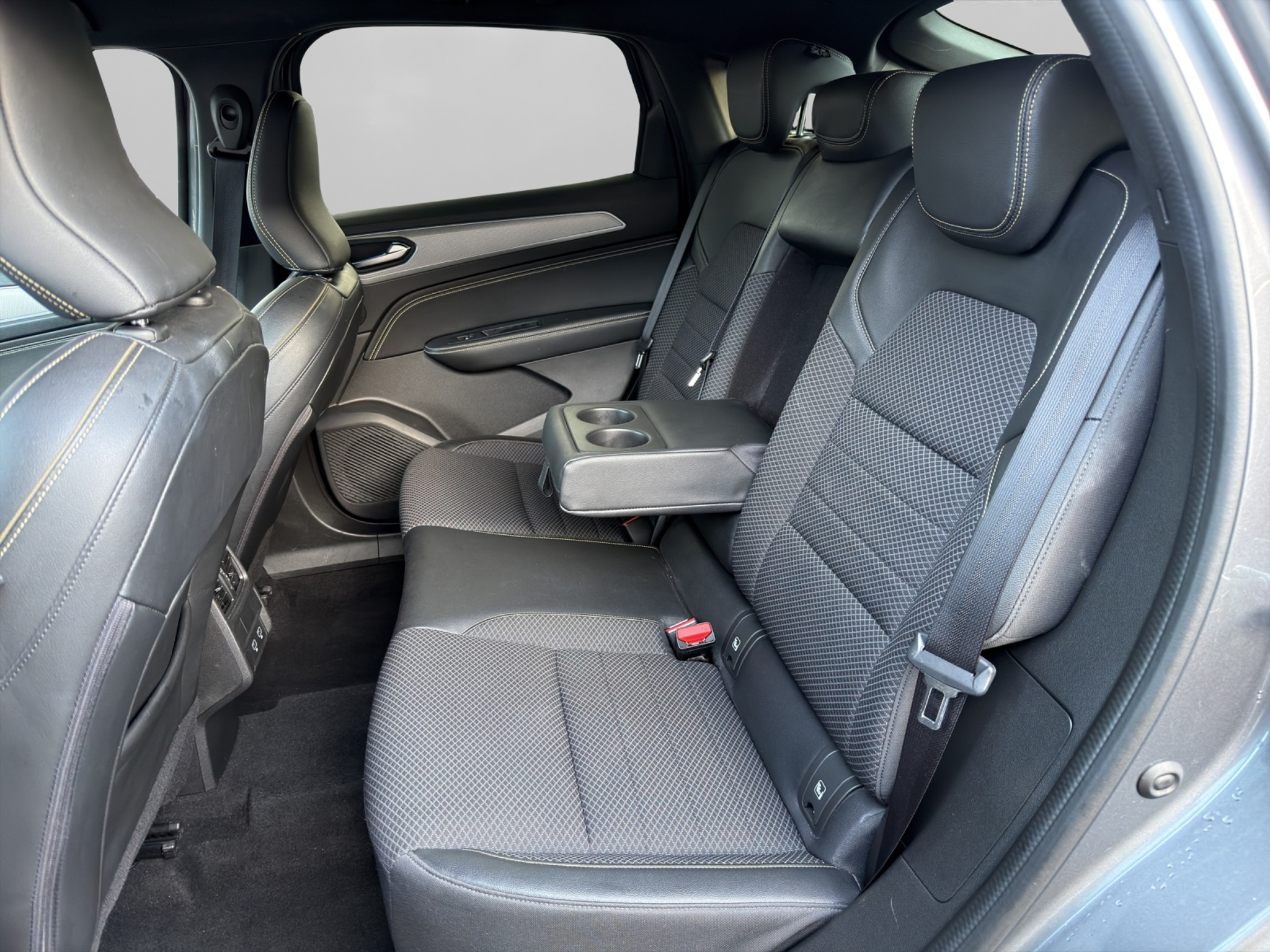 listing desktop thumbnail image 6