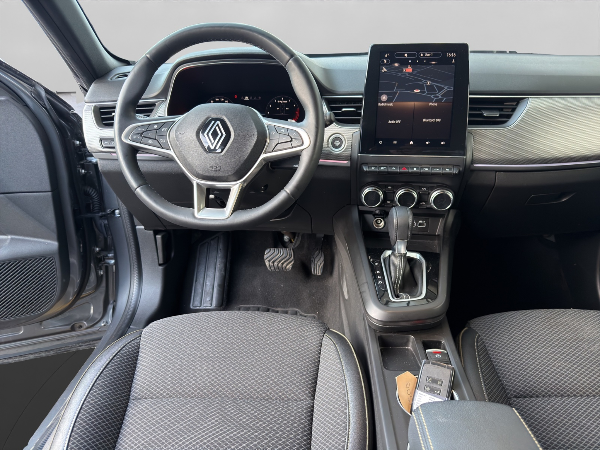 listing desktop thumbnail image 4