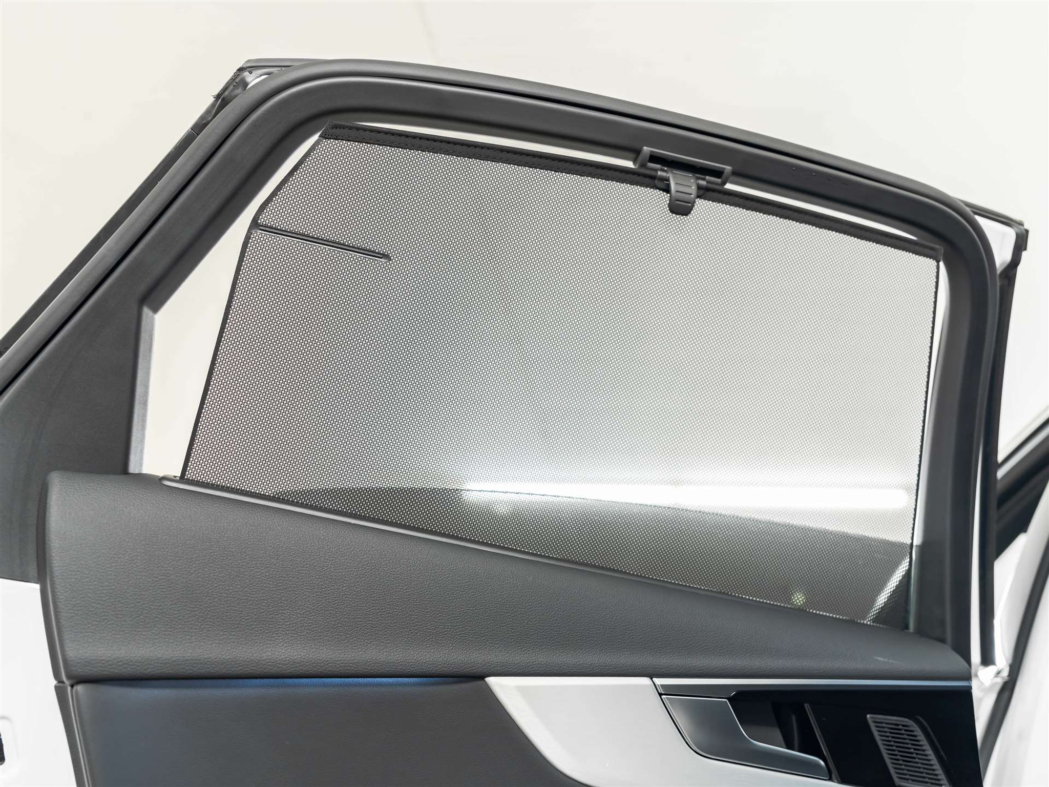 listing desktop thumbnail image 23