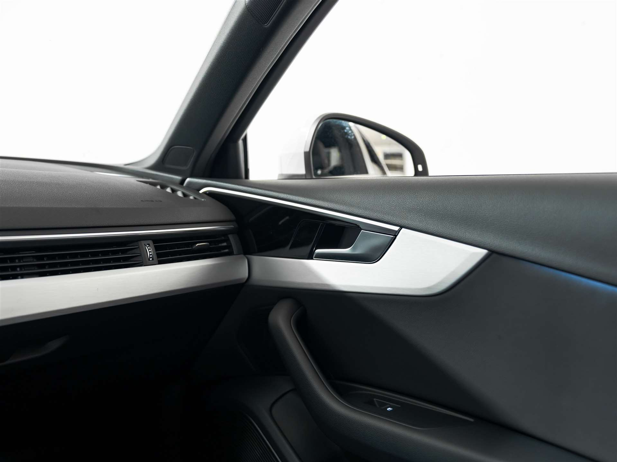 listing desktop thumbnail image 28