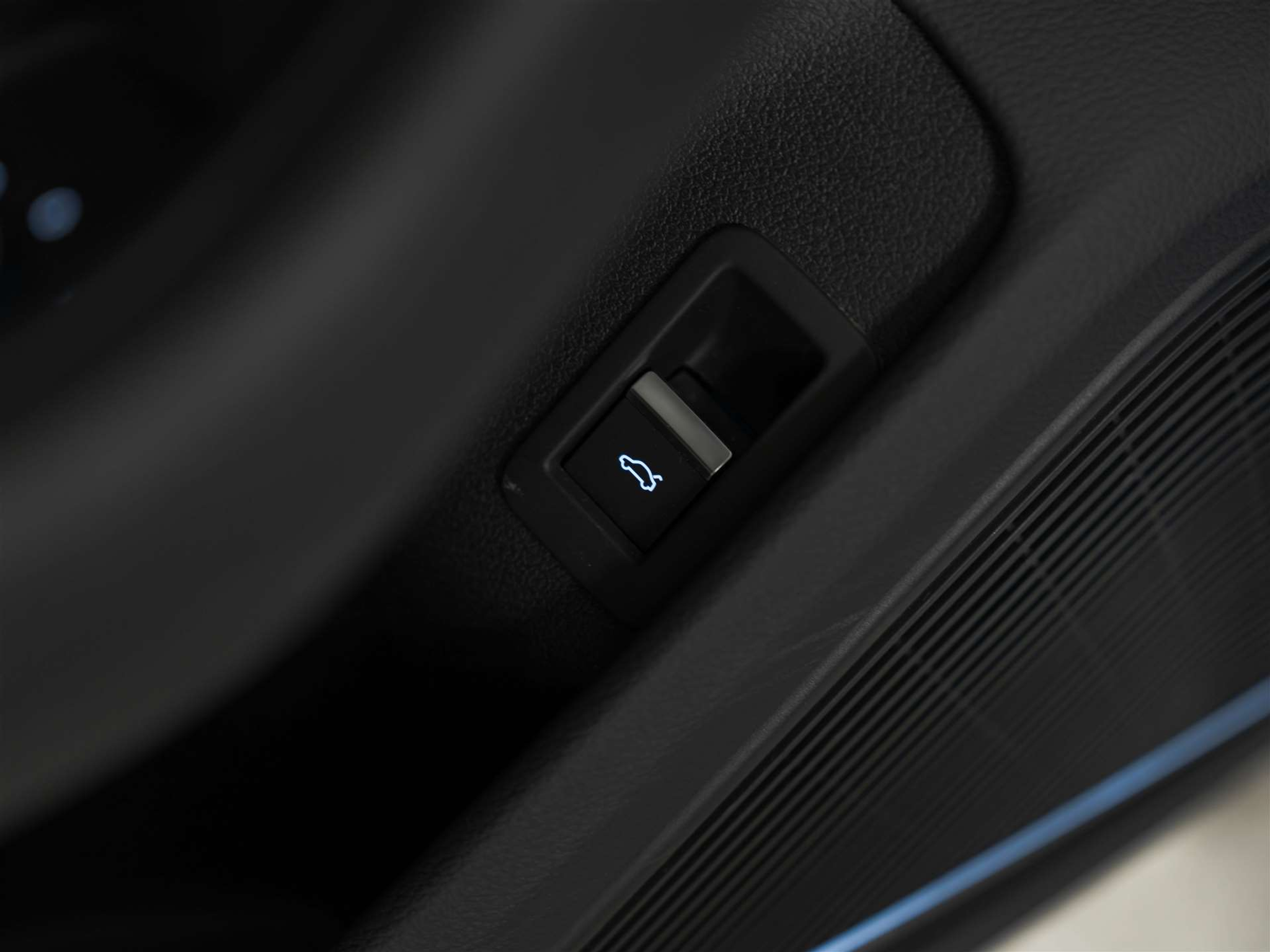 listing desktop thumbnail image 22