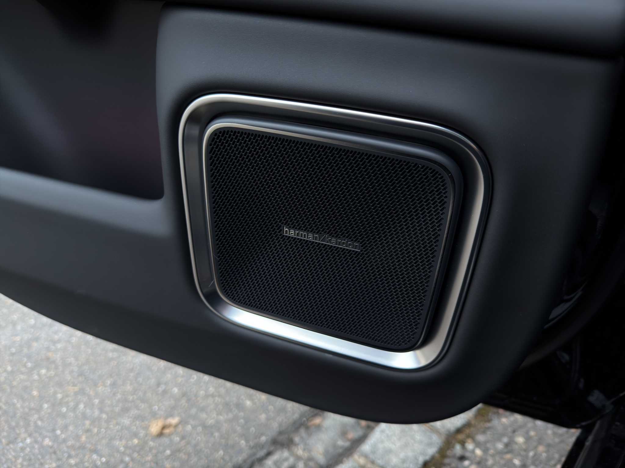 listing desktop thumbnail image 25