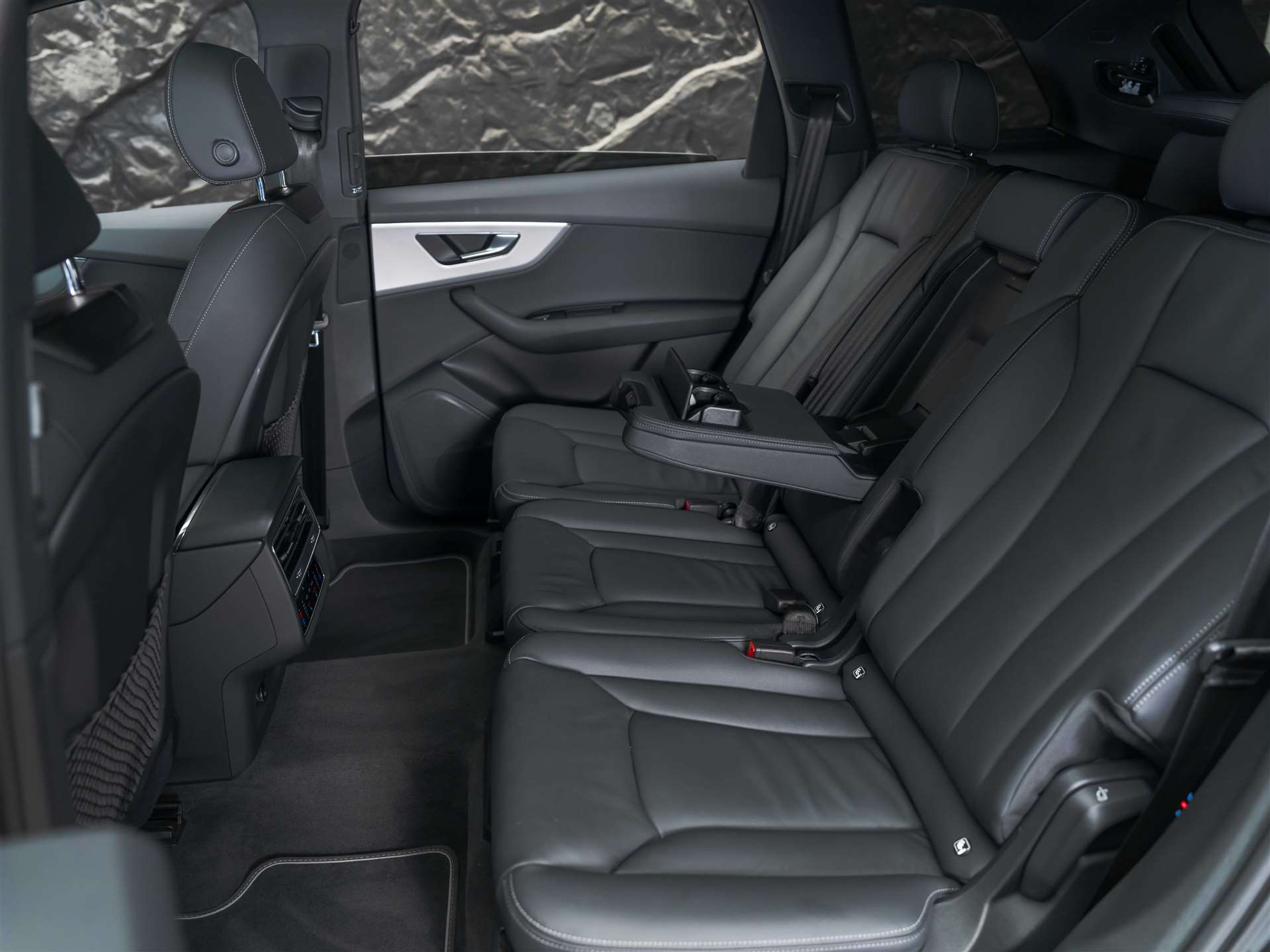 listing desktop thumbnail image 15