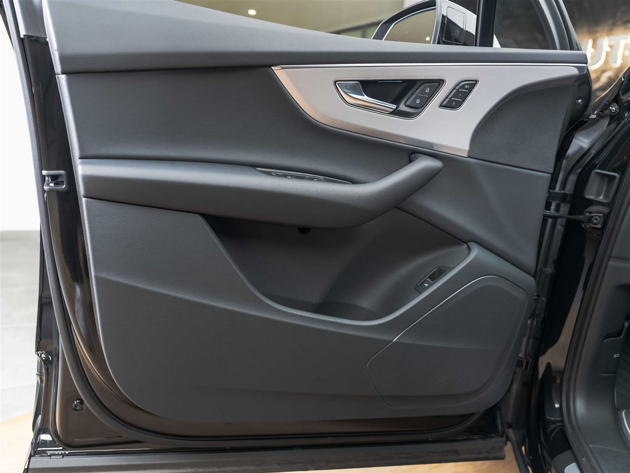 listing desktop thumbnail image 26