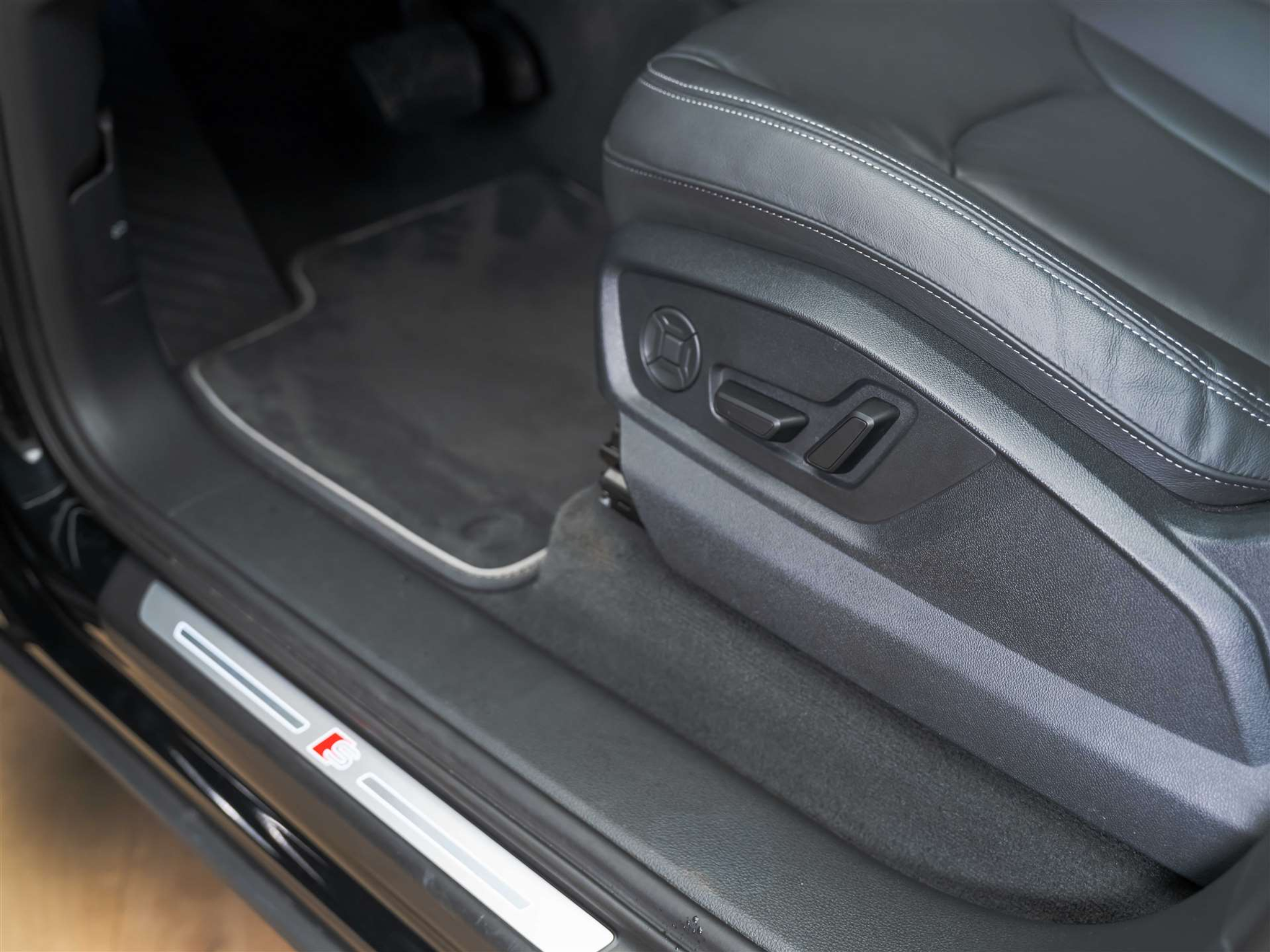 listing desktop thumbnail image 29