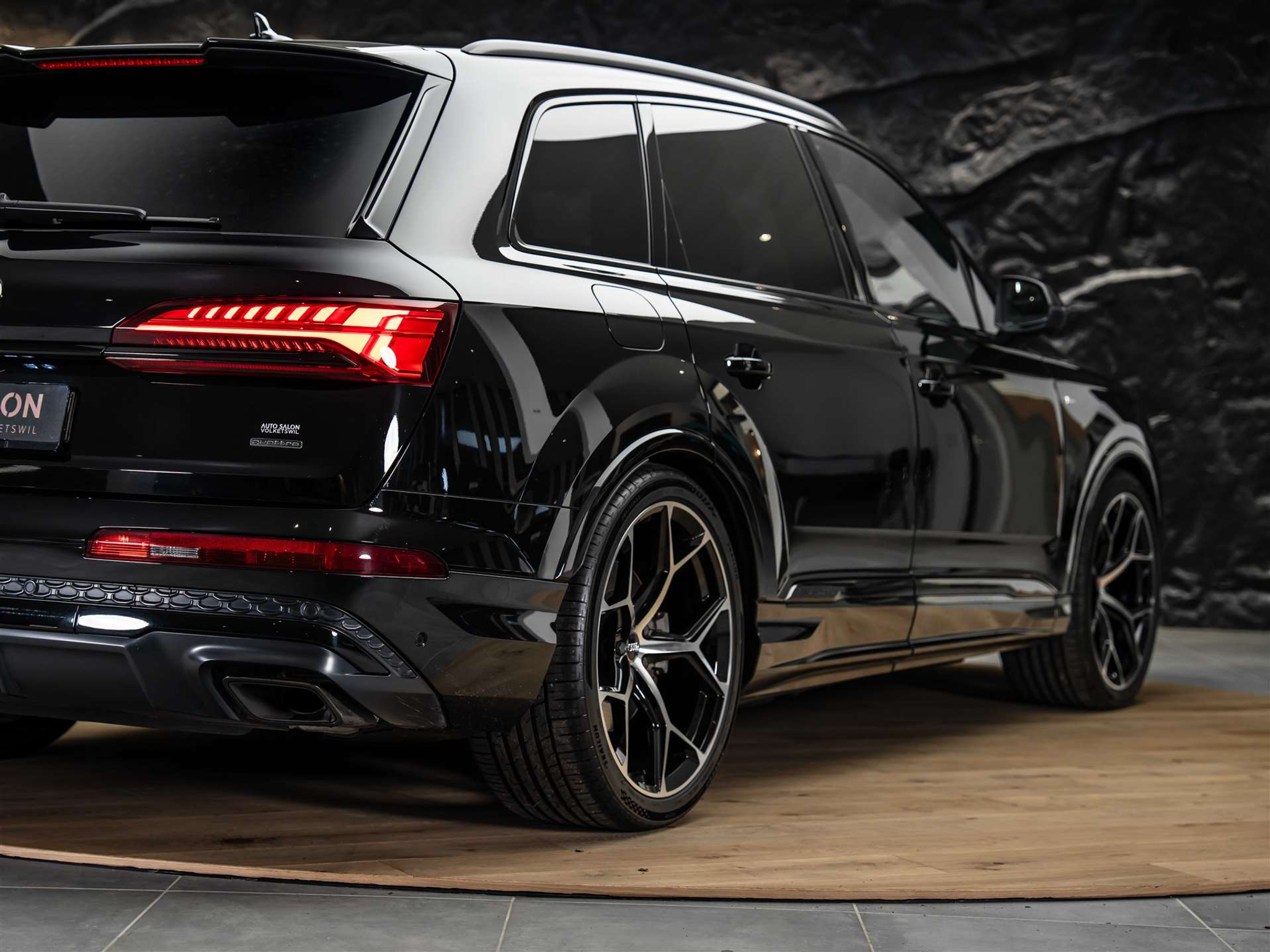 listing desktop thumbnail image 25