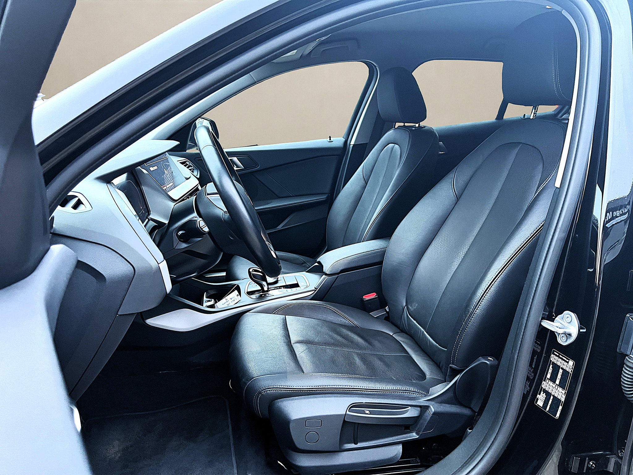 listing desktop thumbnail image 8