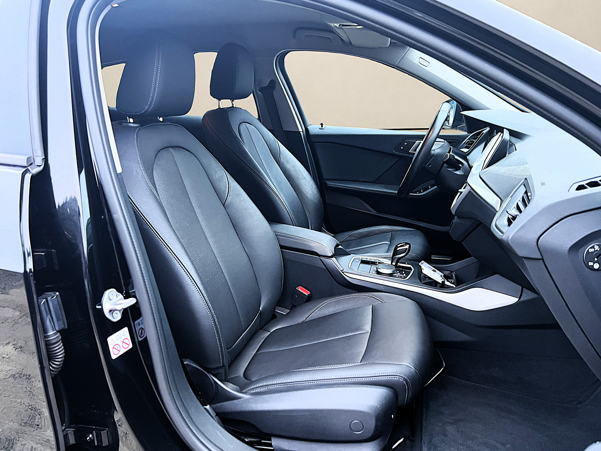 listing desktop thumbnail image 9