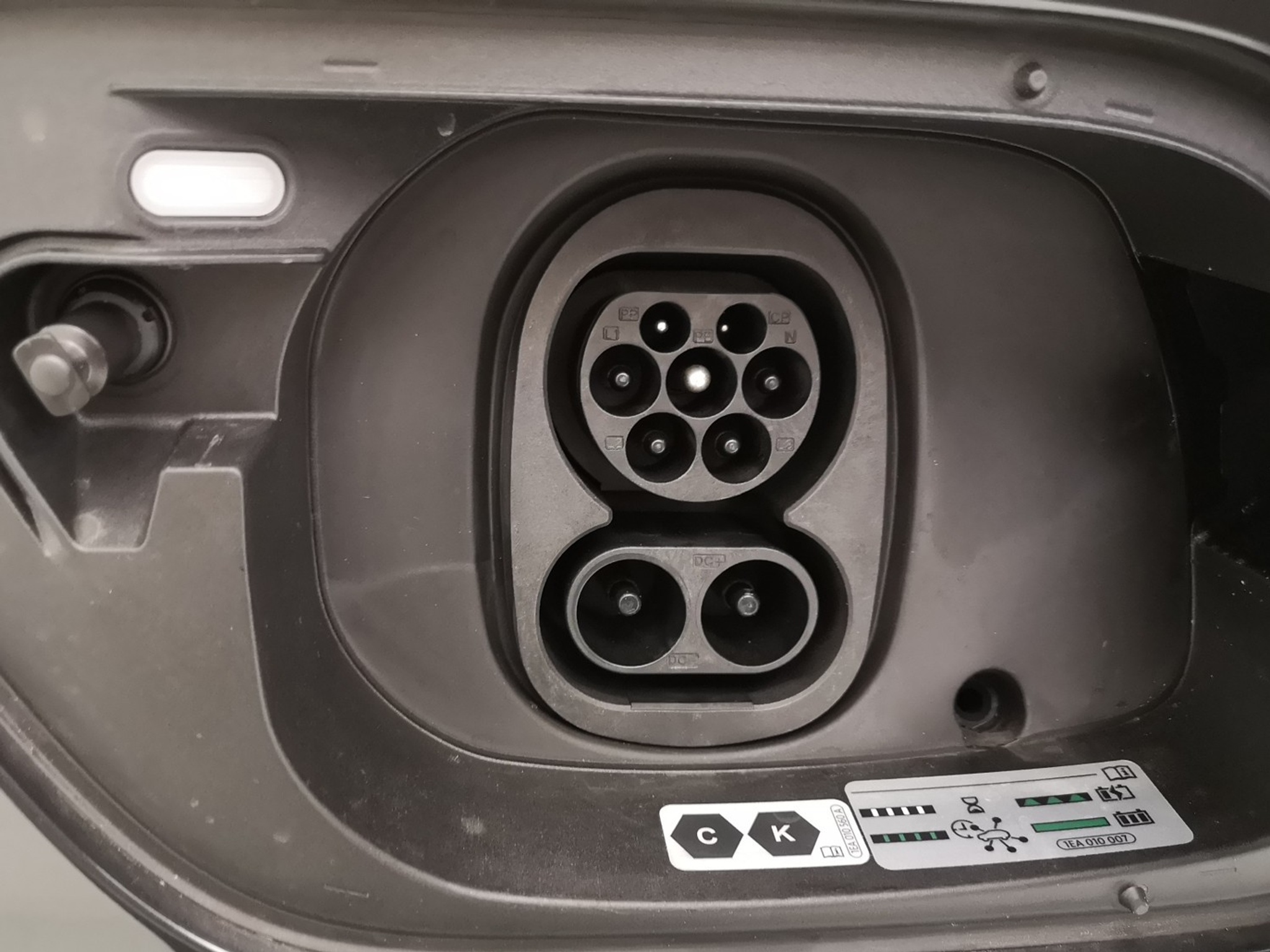 listing desktop thumbnail image 19