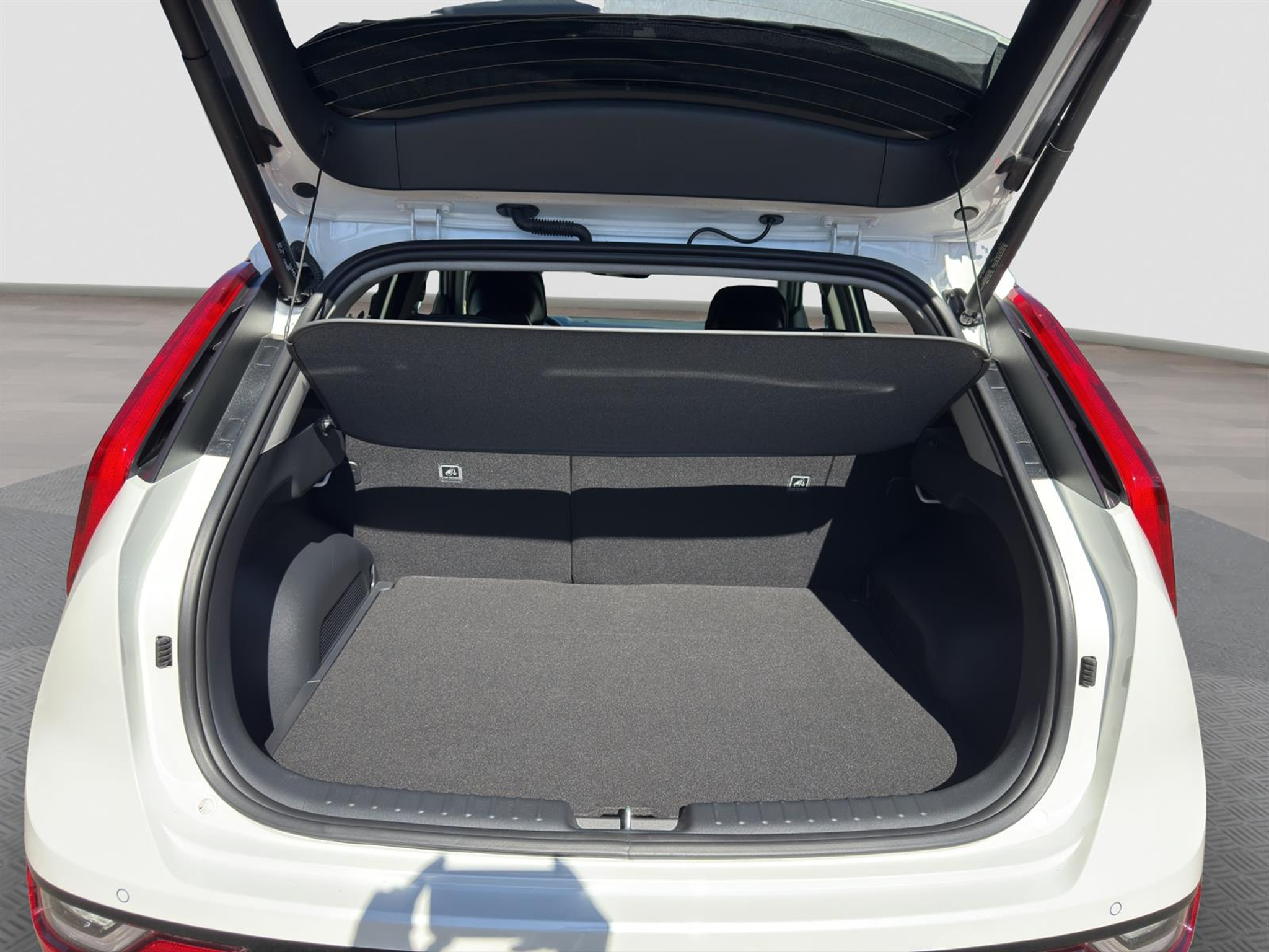 listing desktop thumbnail image 4