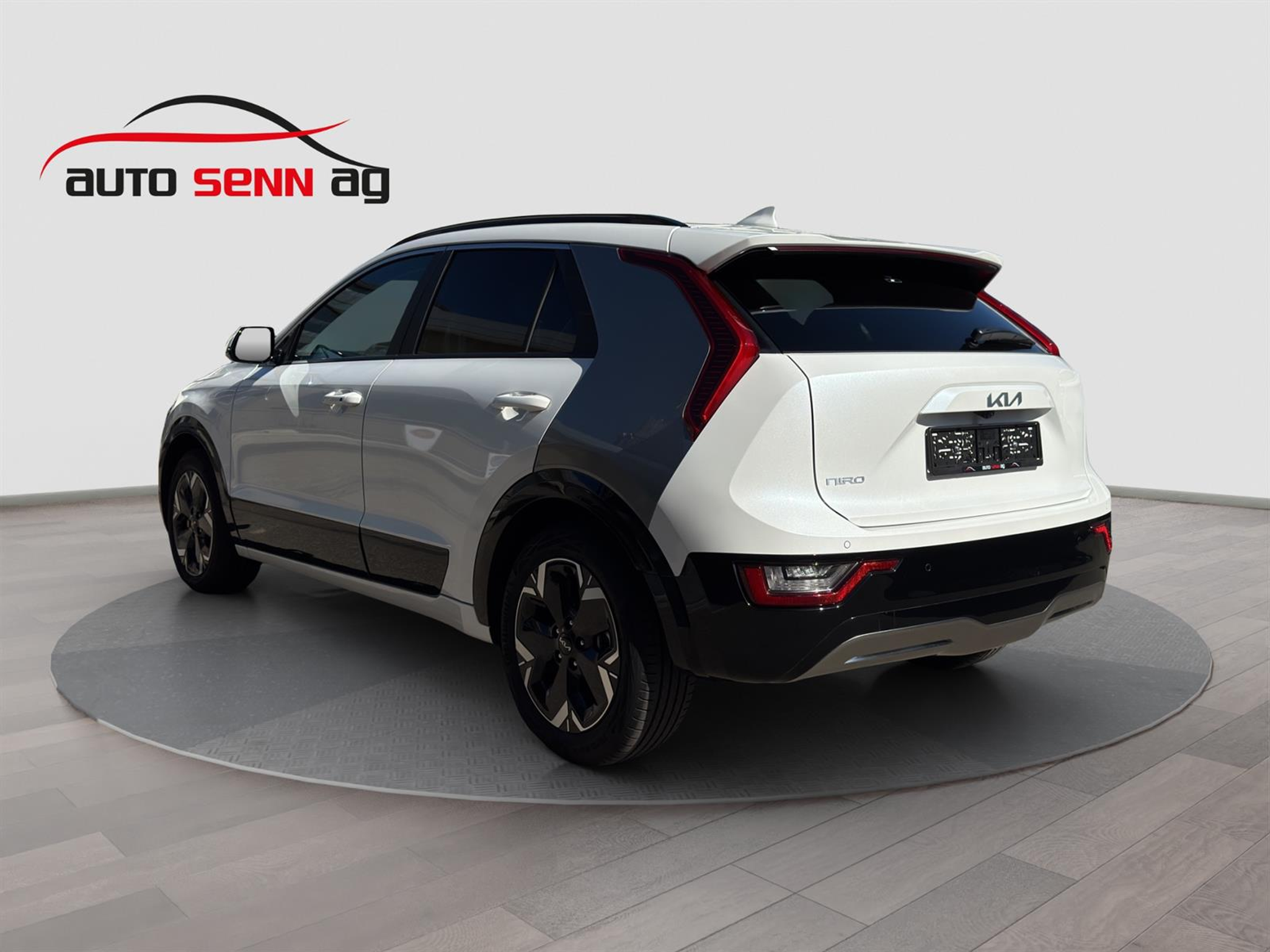 listing desktop thumbnail image 2