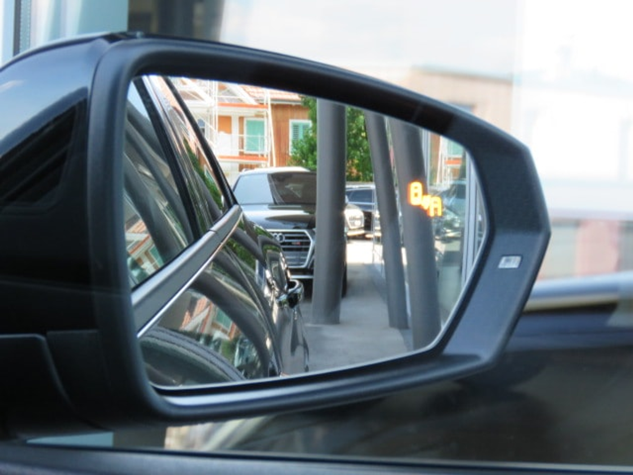 listing desktop thumbnail image 16