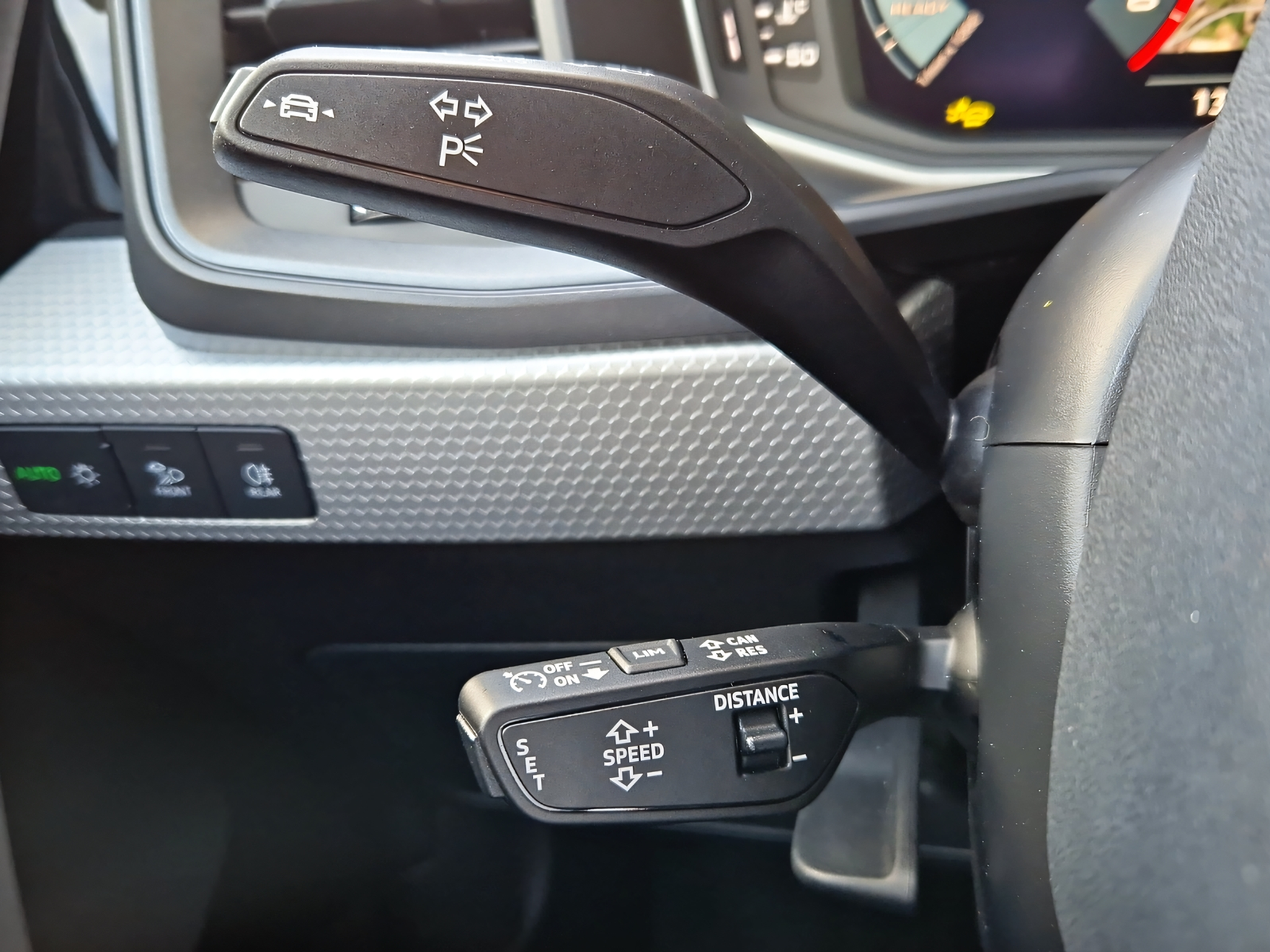 listing desktop thumbnail image 15