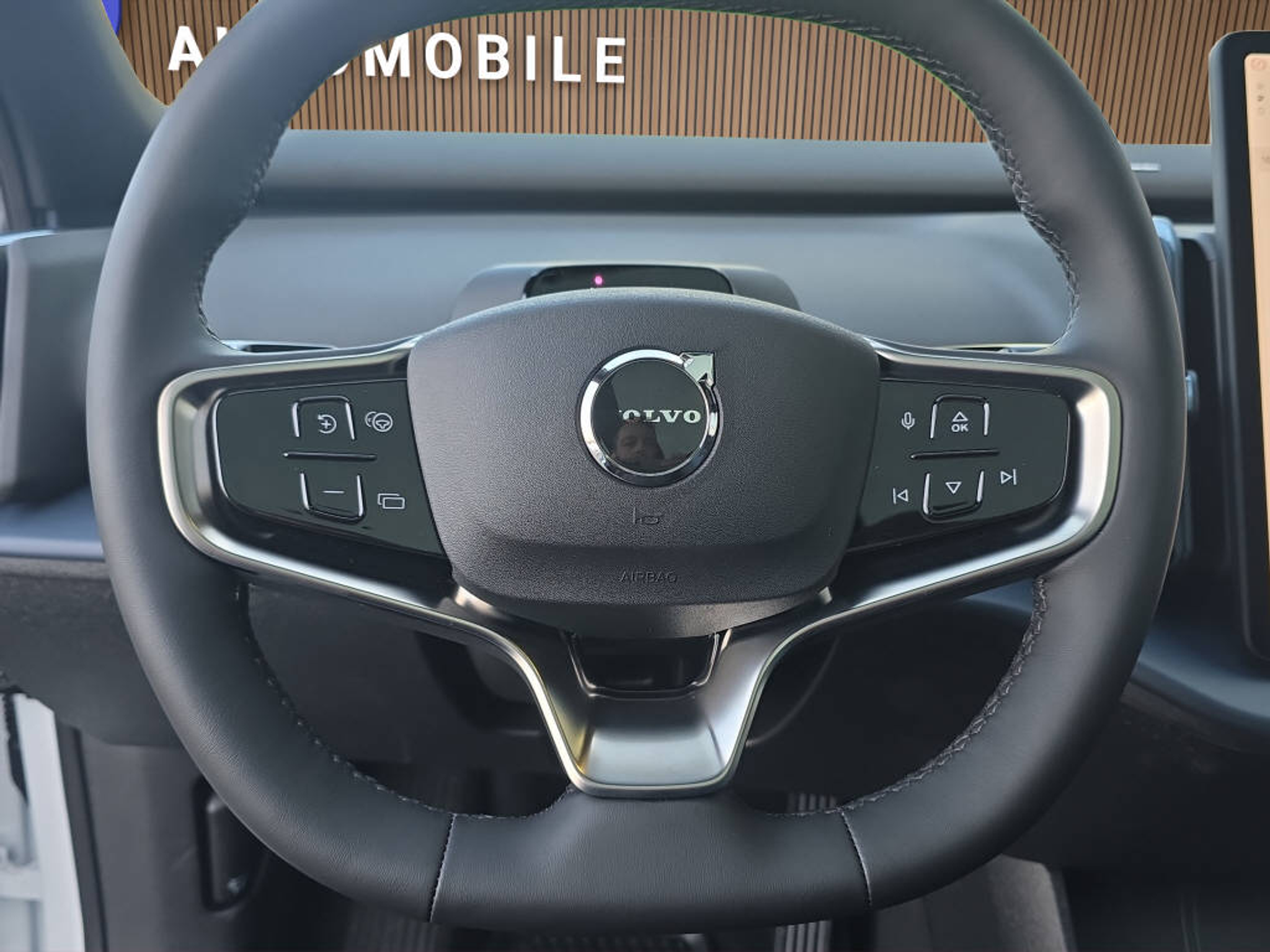 listing desktop thumbnail image 15