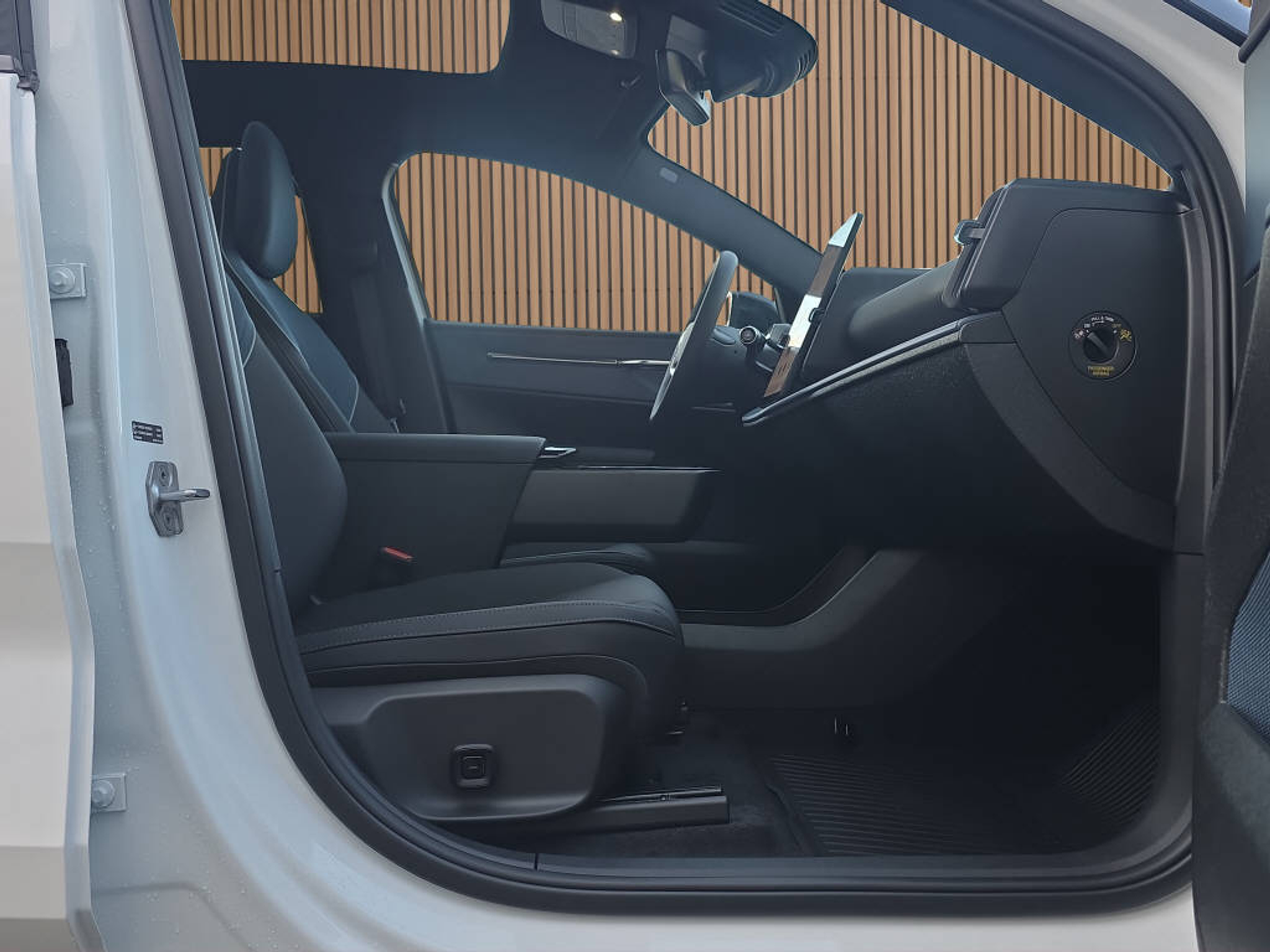 listing desktop thumbnail image 13