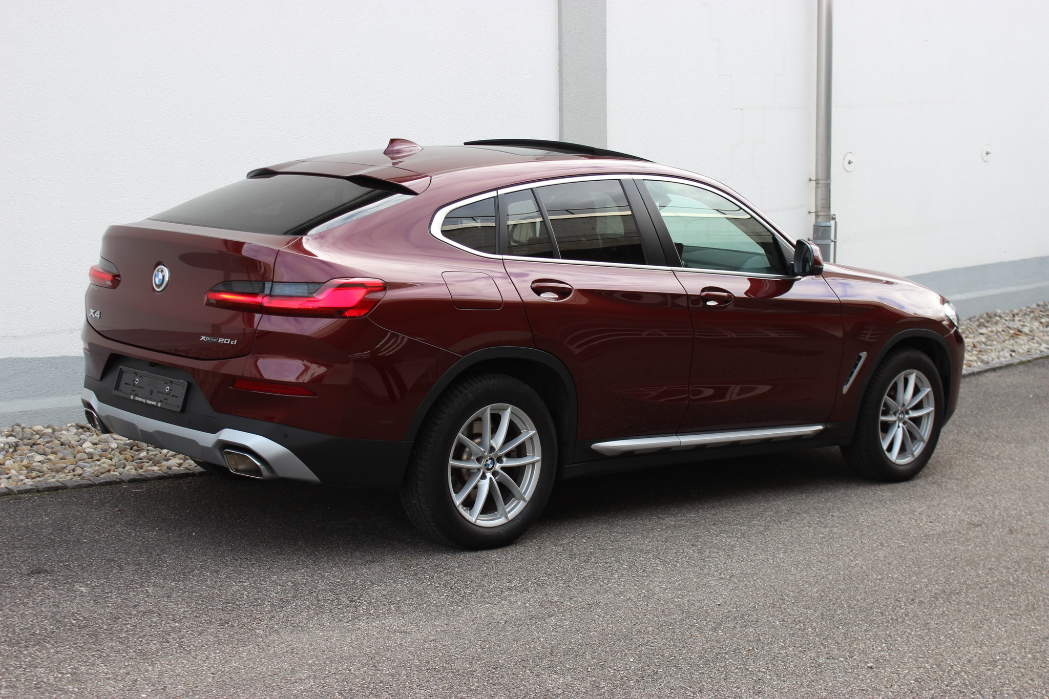 listing desktop thumbnail image 5