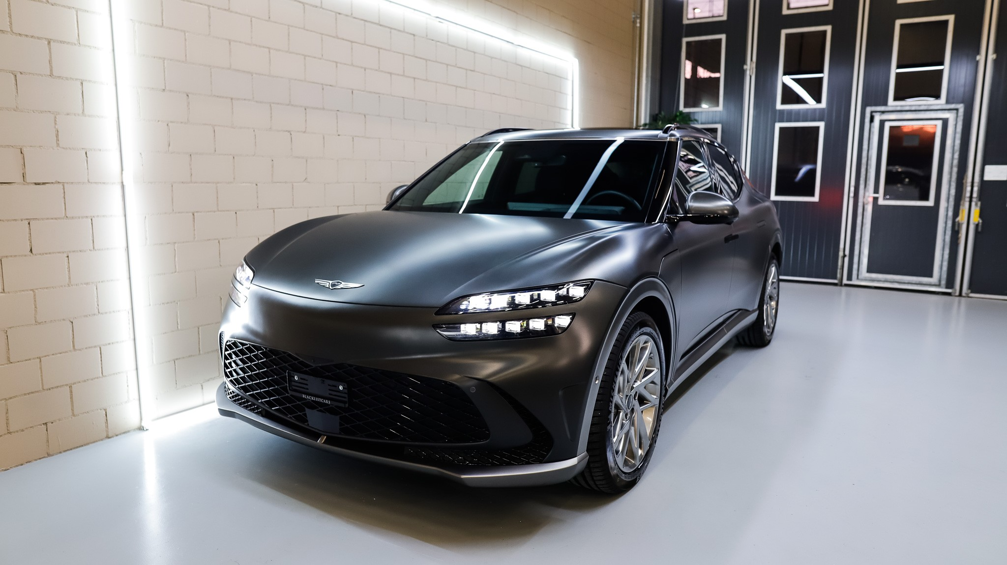 listing desktop thumbnail image 1