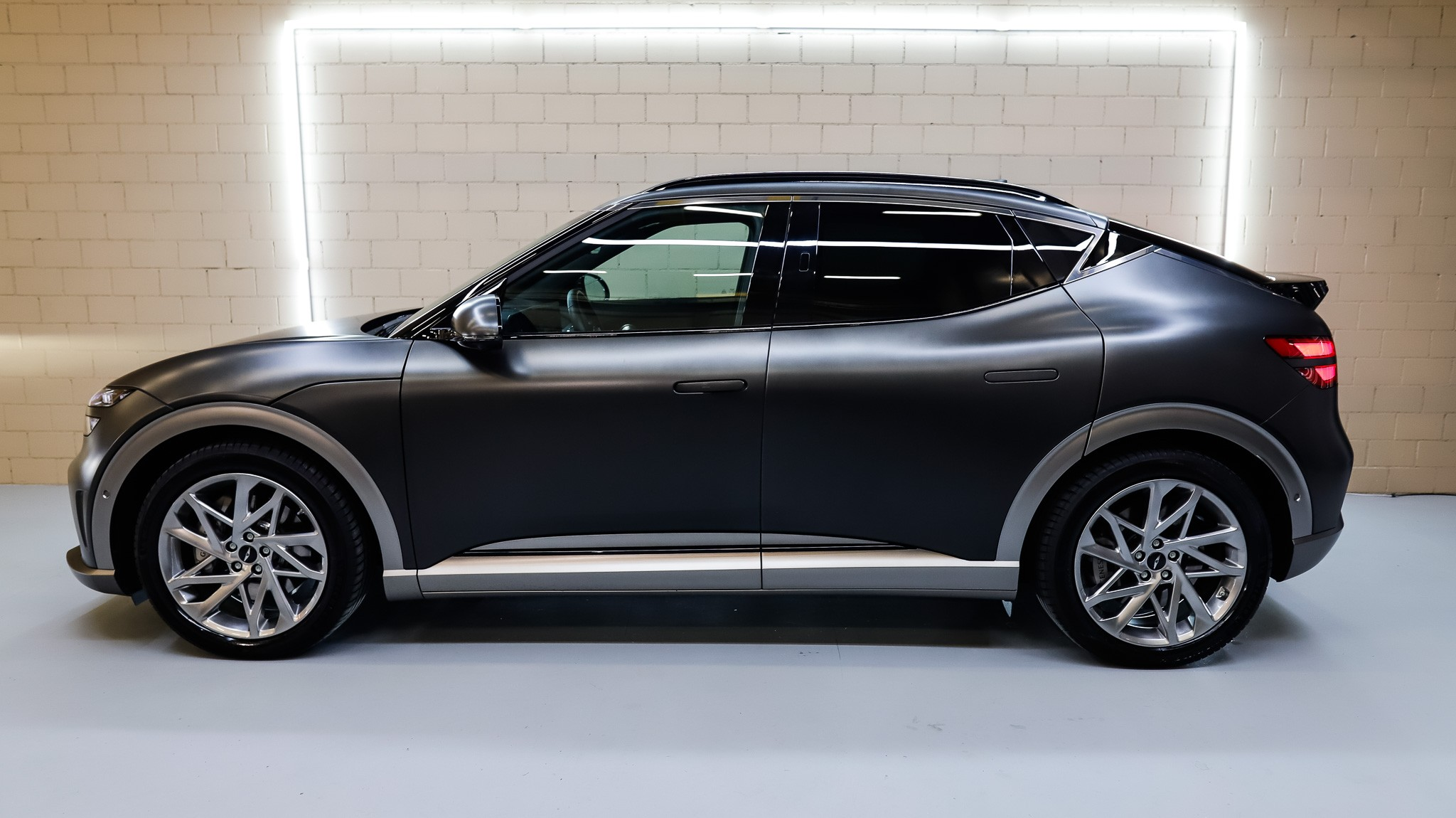 listing desktop thumbnail image 3