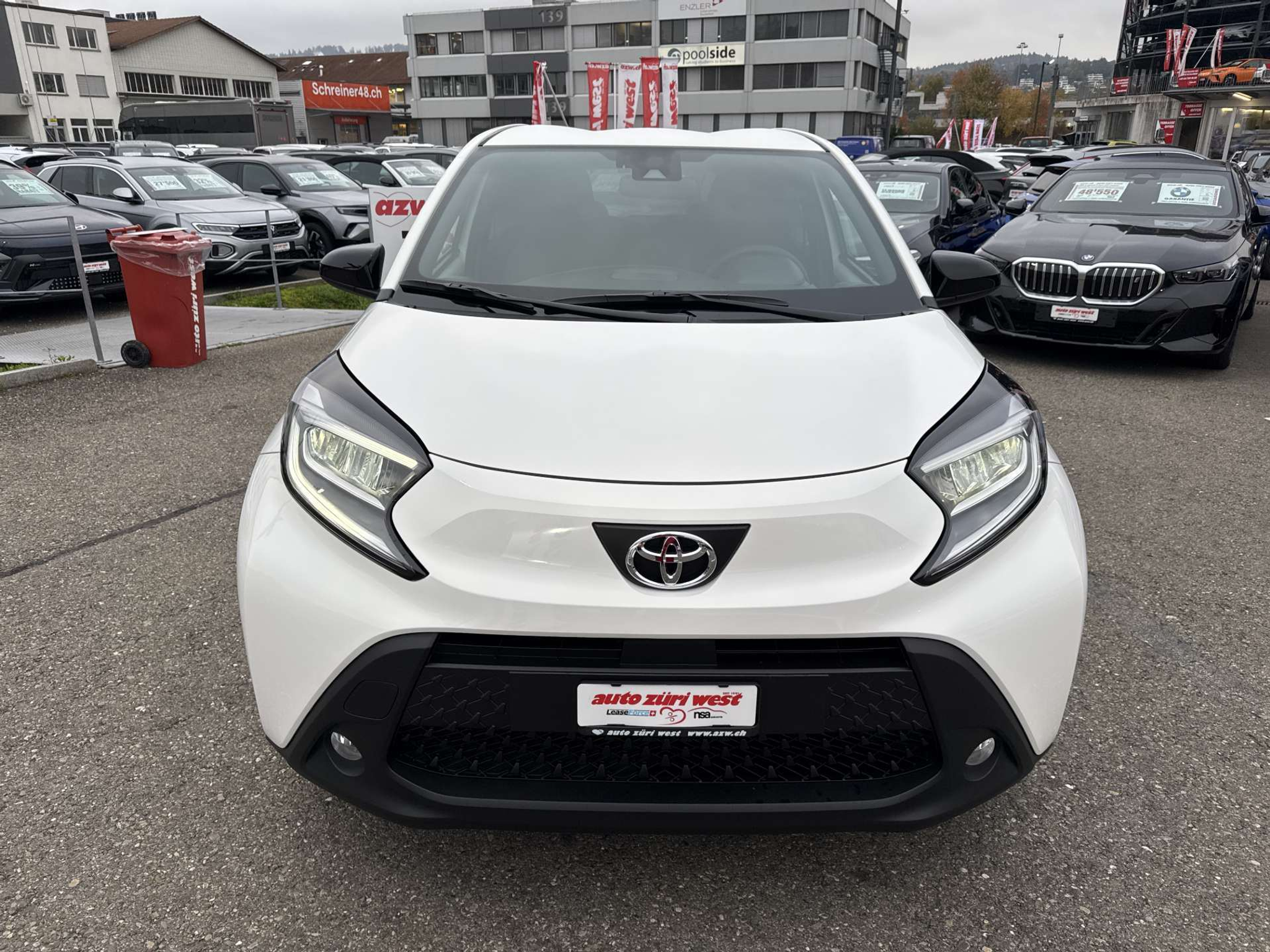 listing desktop thumbnail image 13