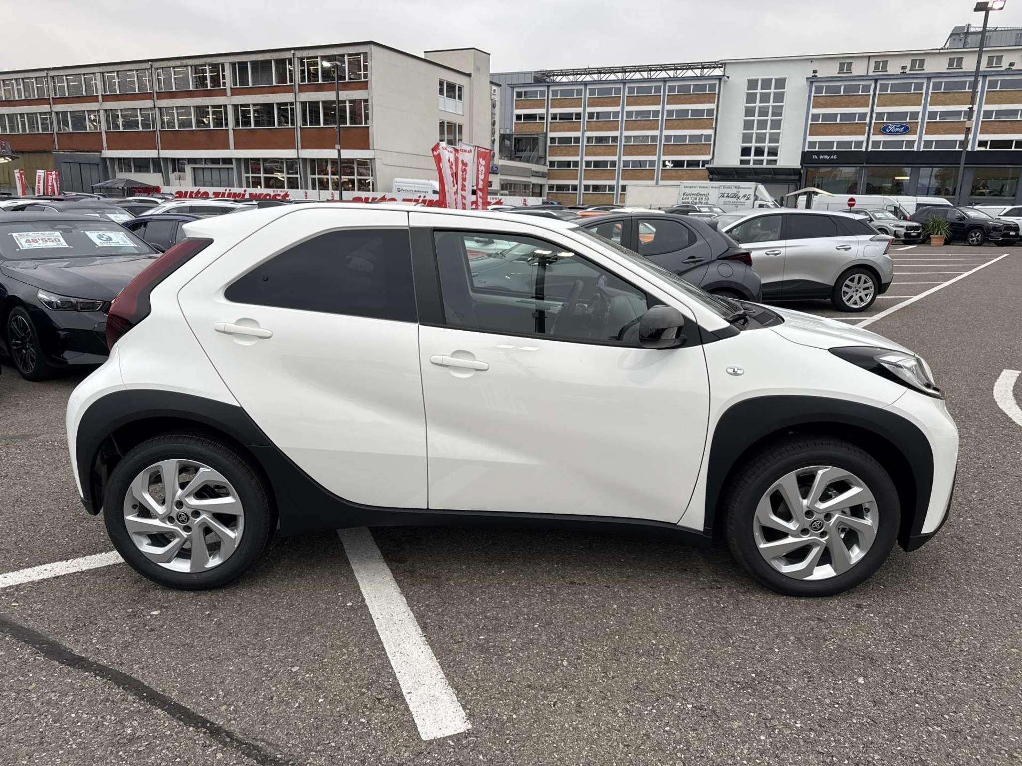 listing desktop thumbnail image 10