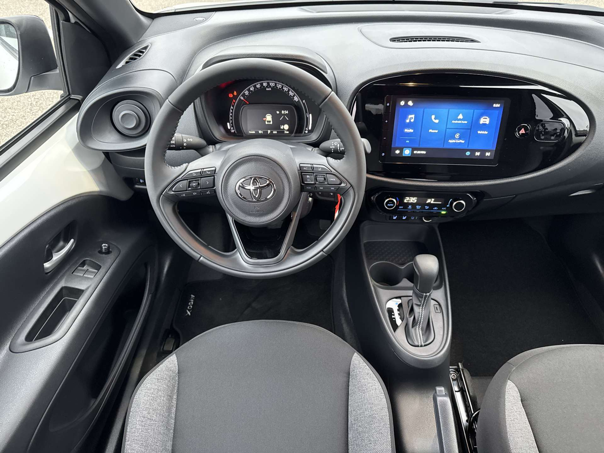 listing desktop thumbnail image 4