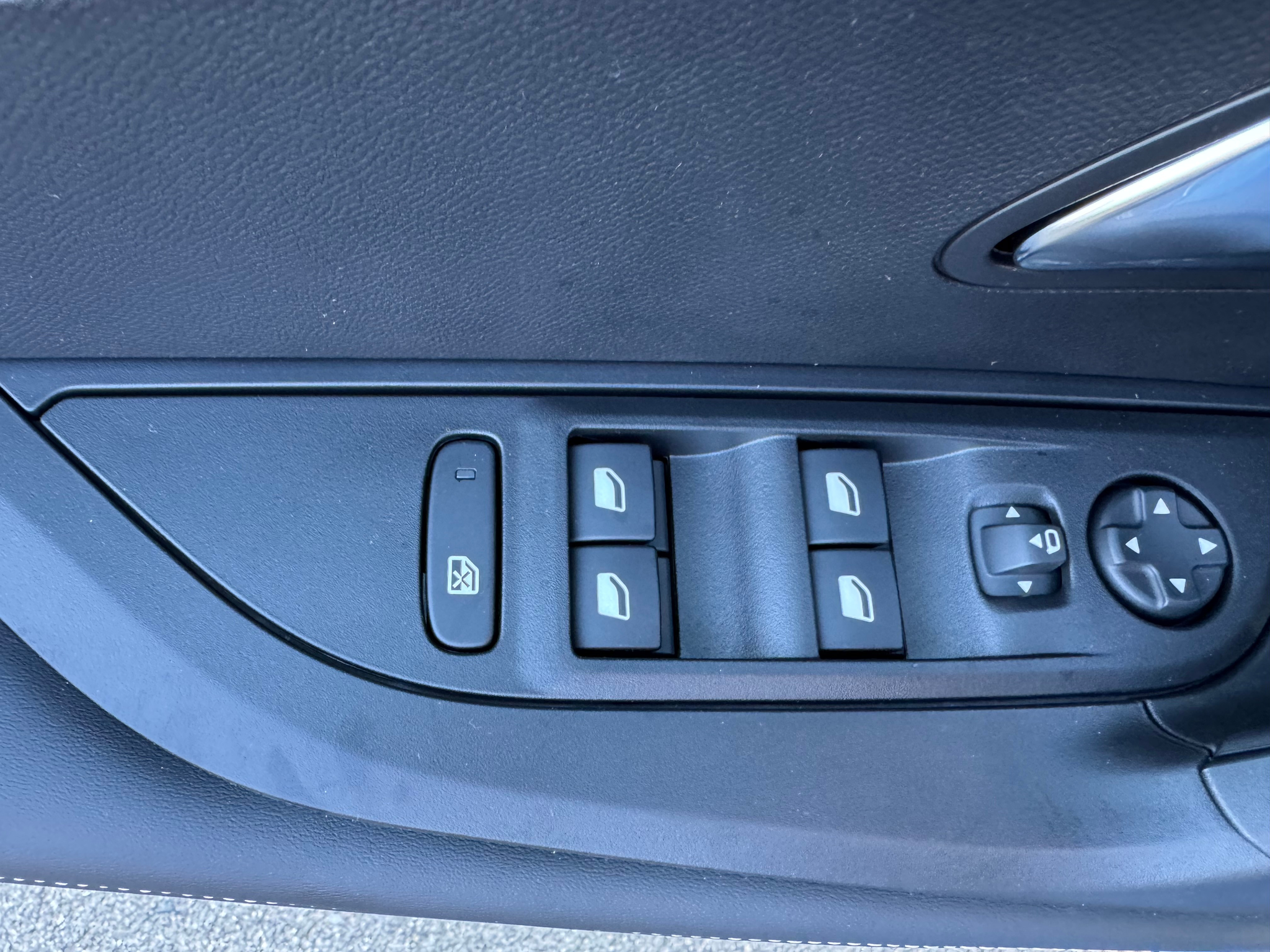 listing desktop thumbnail image 23