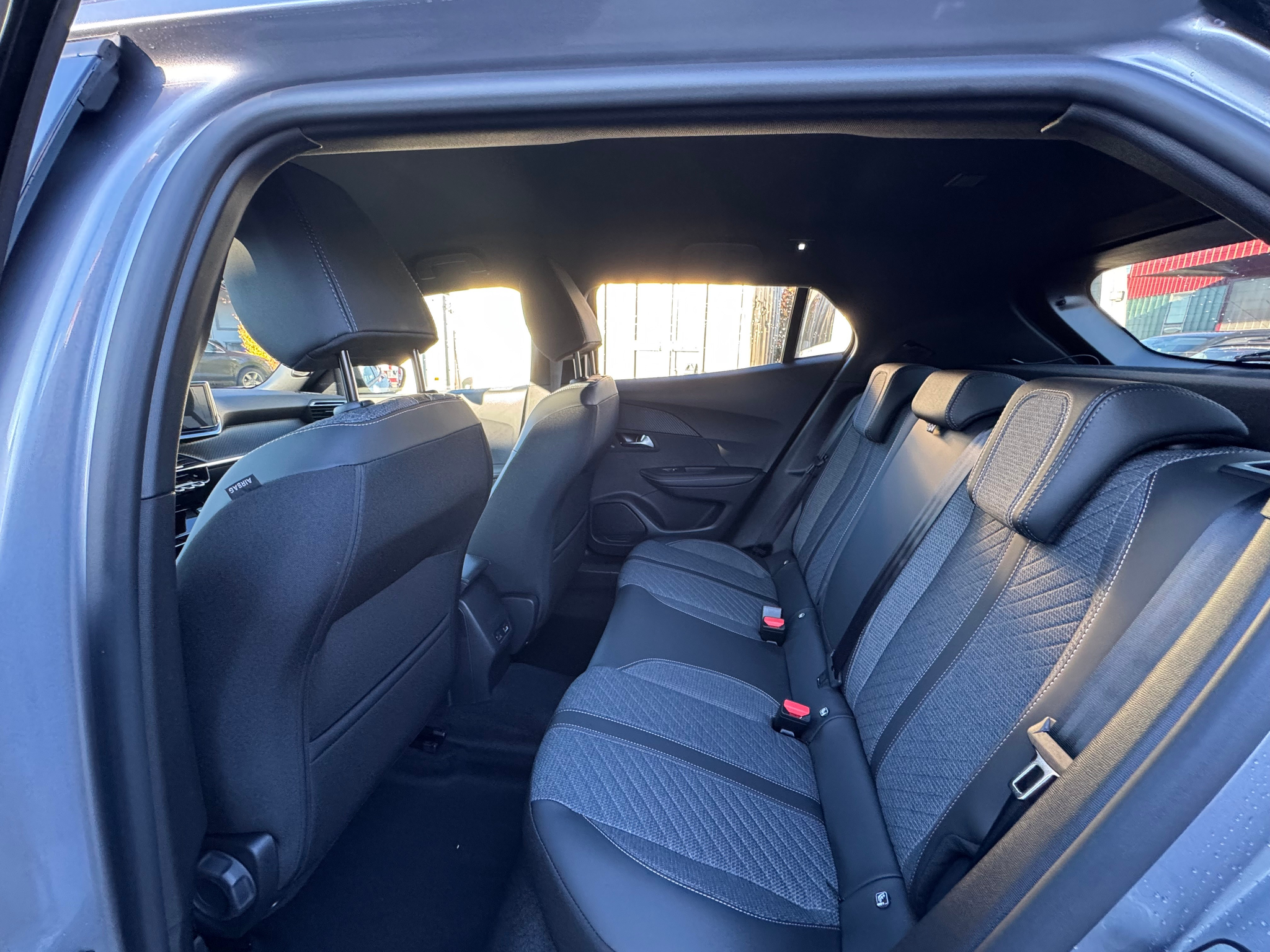 listing desktop thumbnail image 11