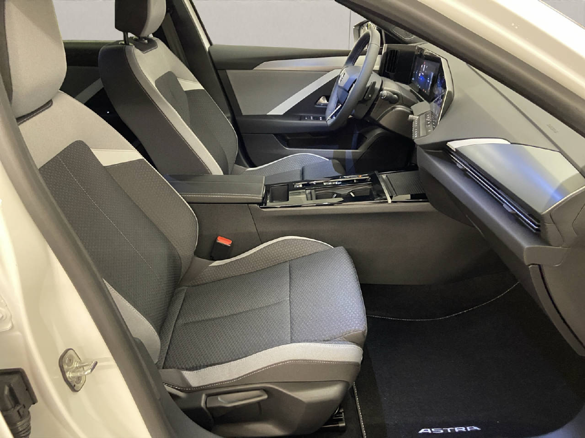 listing desktop thumbnail image 11