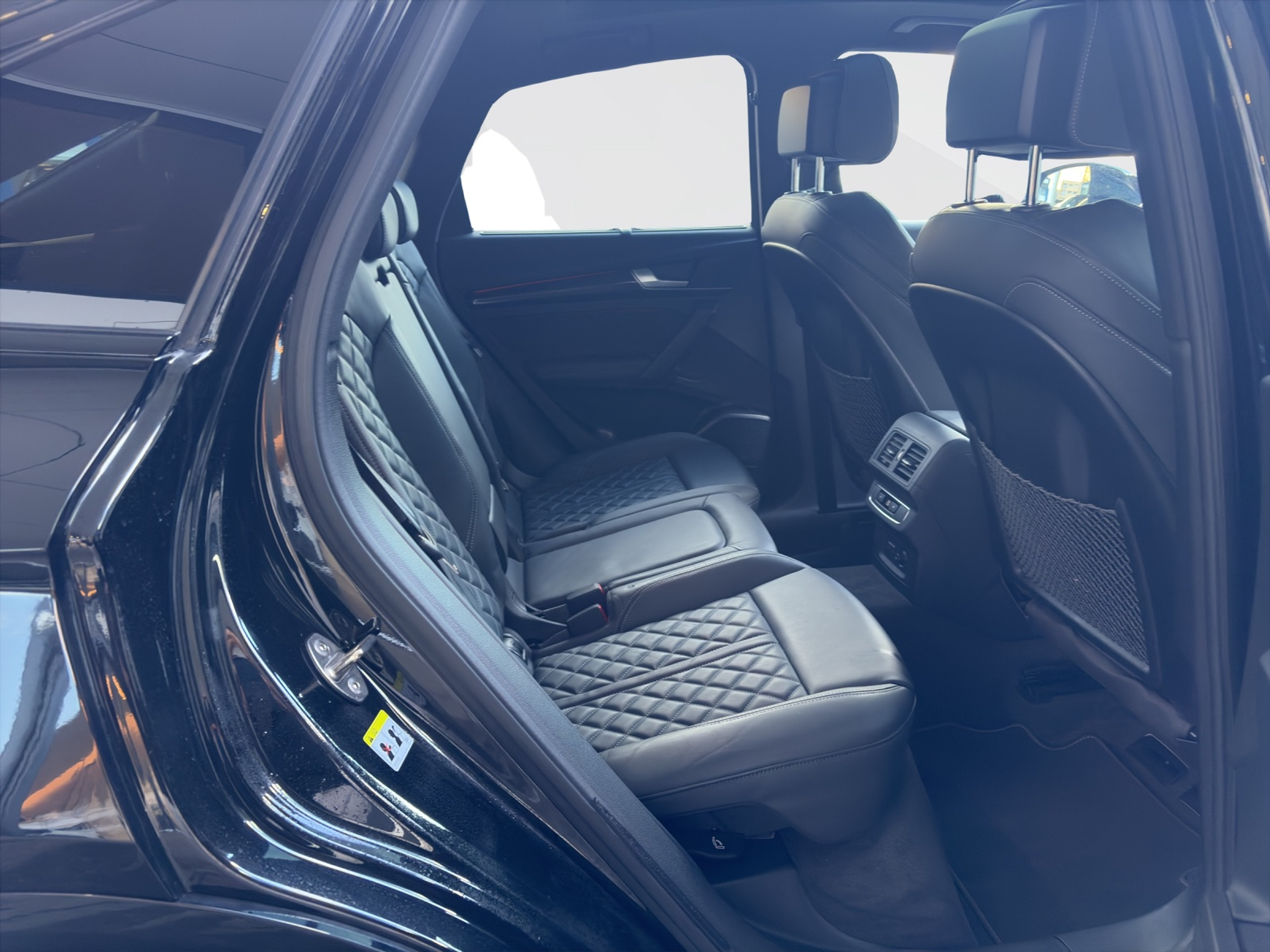 listing desktop thumbnail image 16