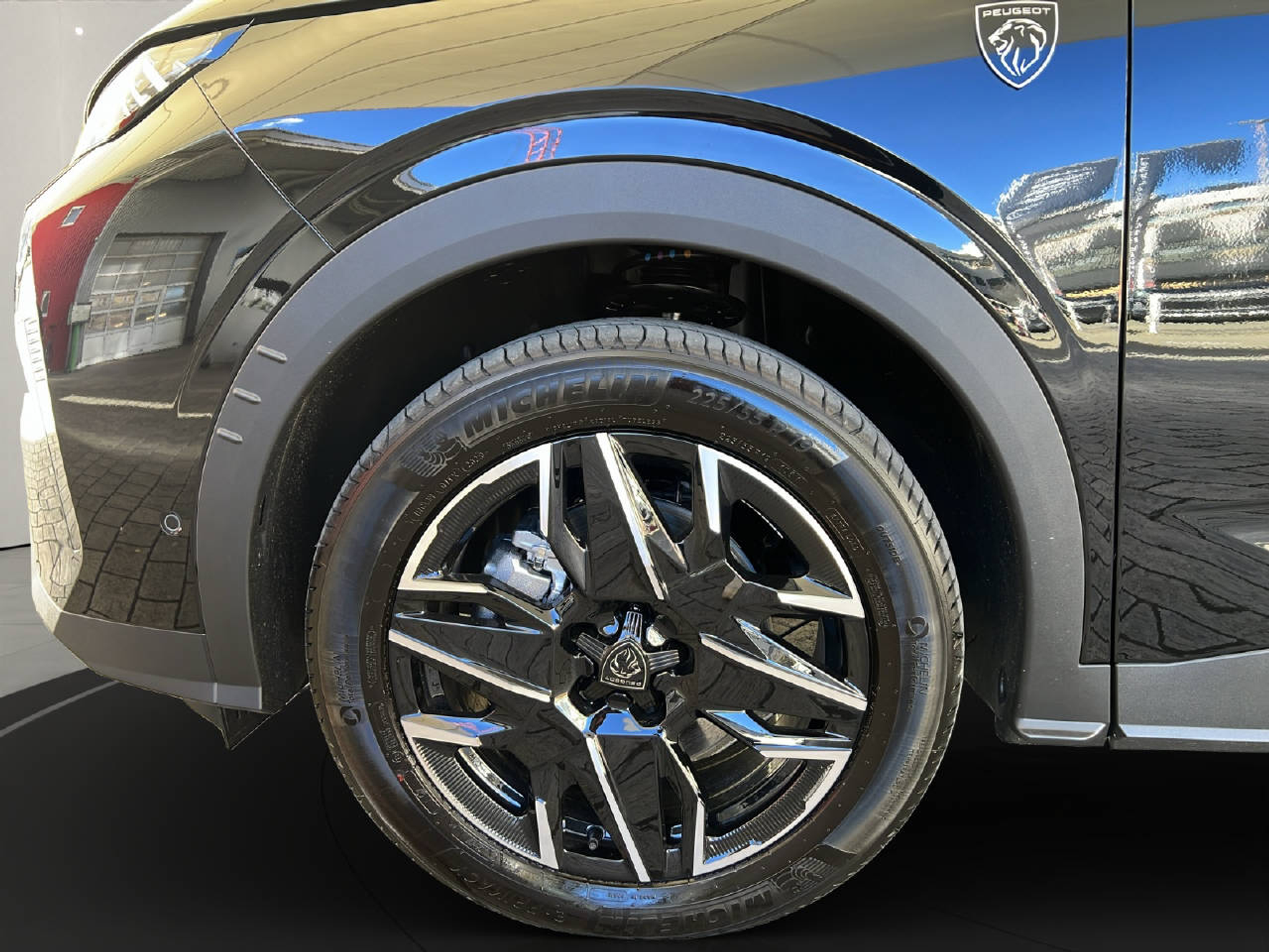 listing desktop thumbnail image 8