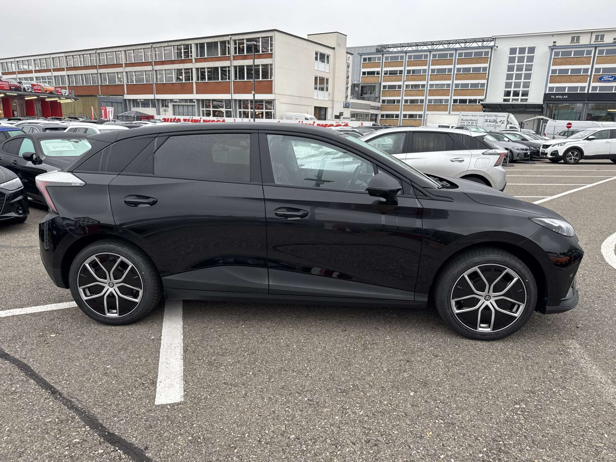 listing desktop thumbnail image 10