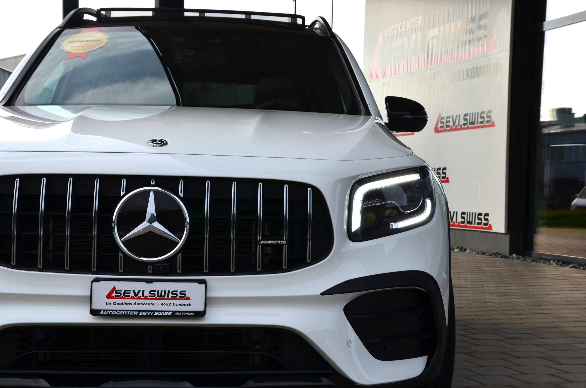 listing desktop thumbnail image 8