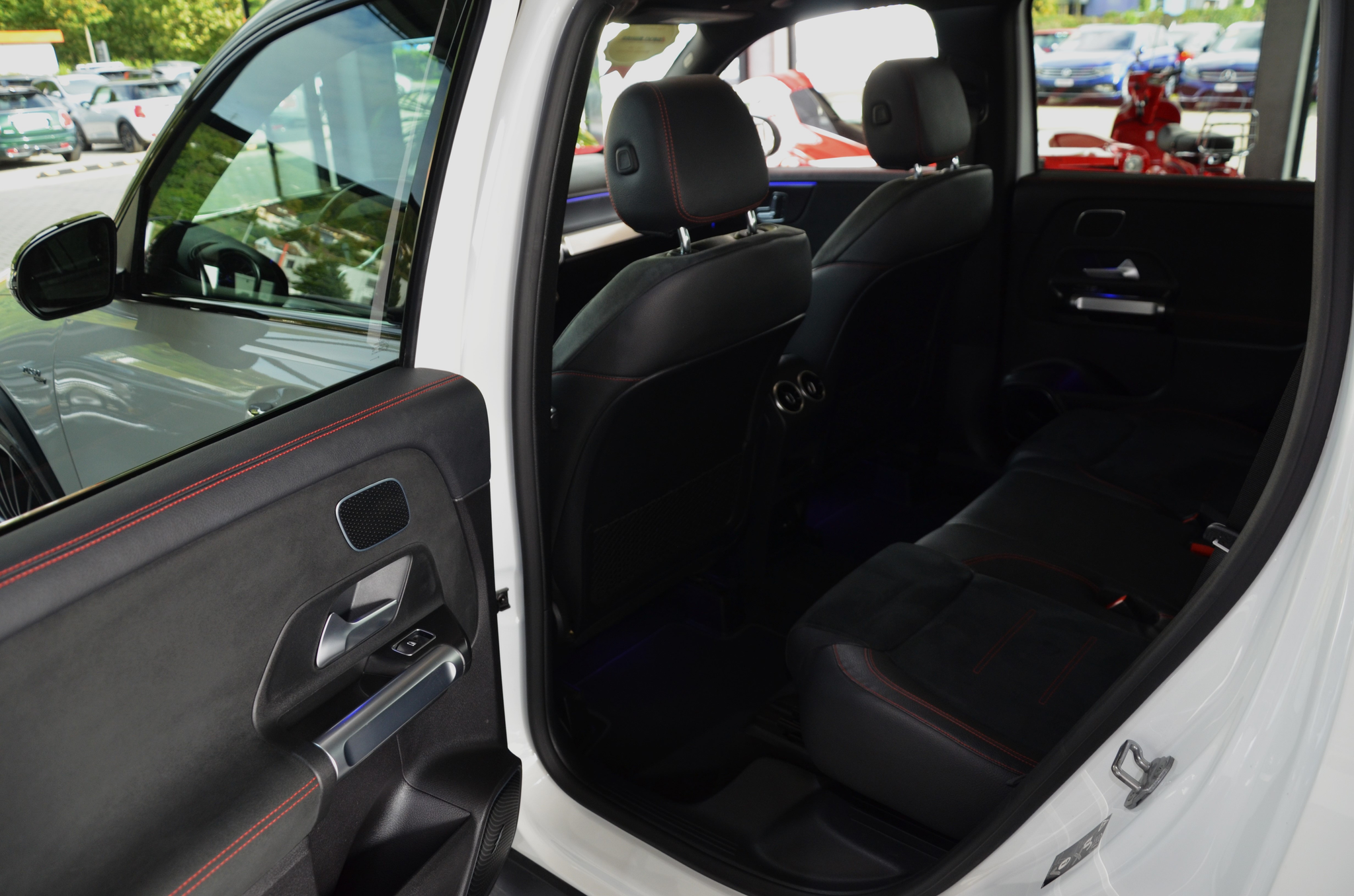 listing desktop thumbnail image 12