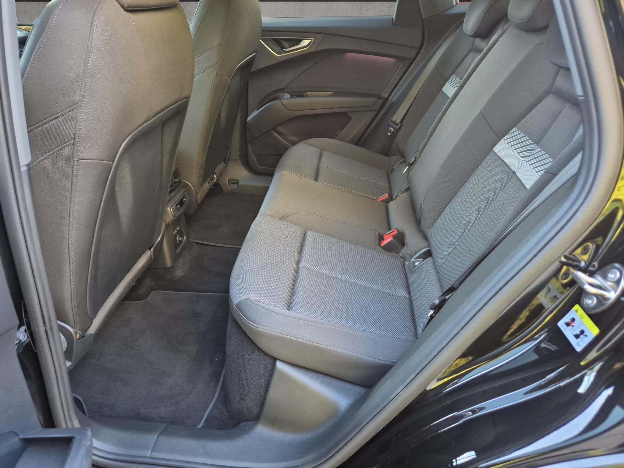 listing desktop thumbnail image 12