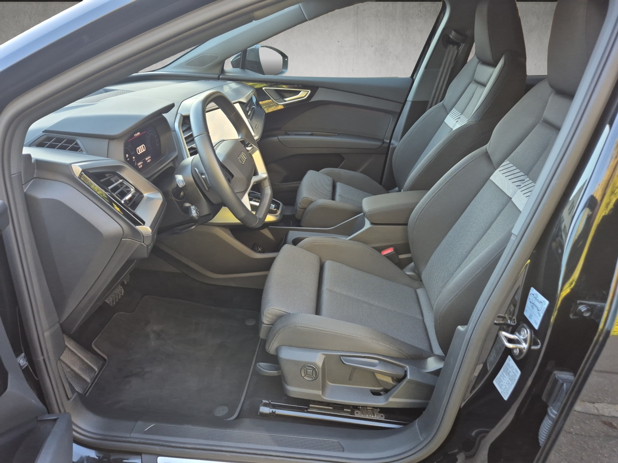 listing desktop thumbnail image 8