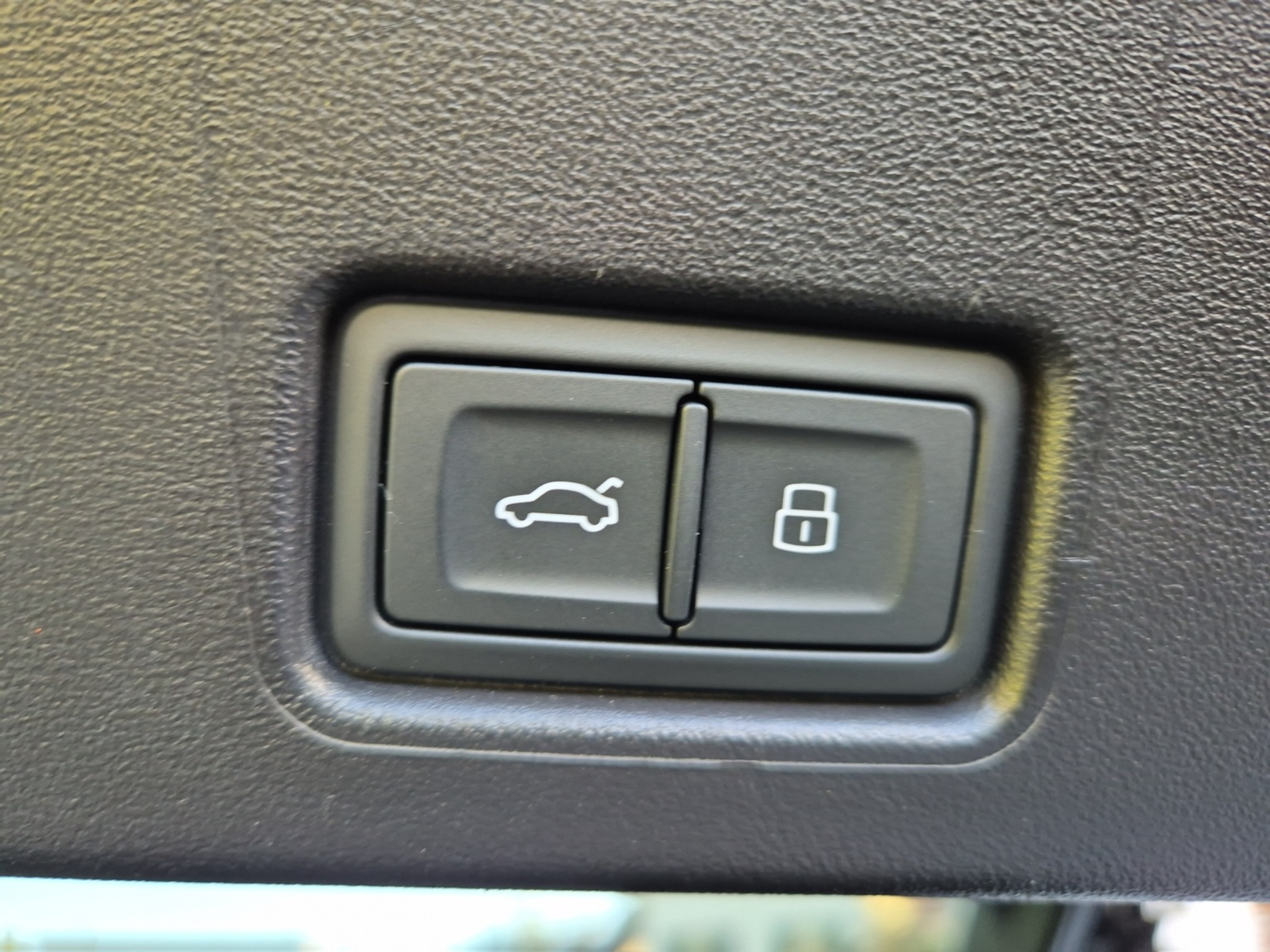 listing desktop thumbnail image 11