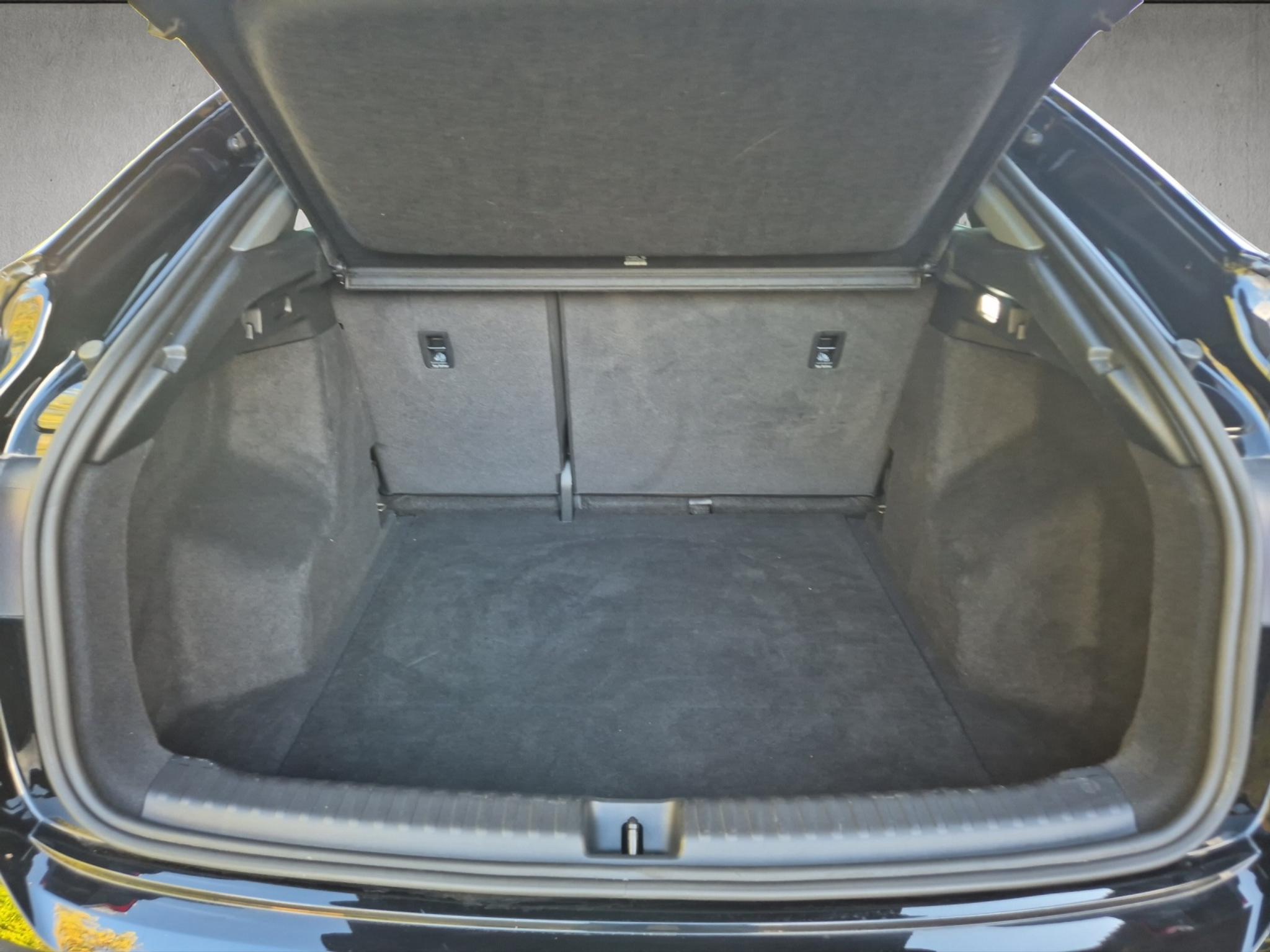 listing desktop thumbnail image 19