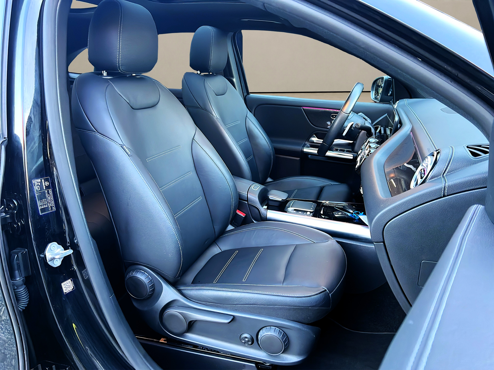 listing desktop thumbnail image 9