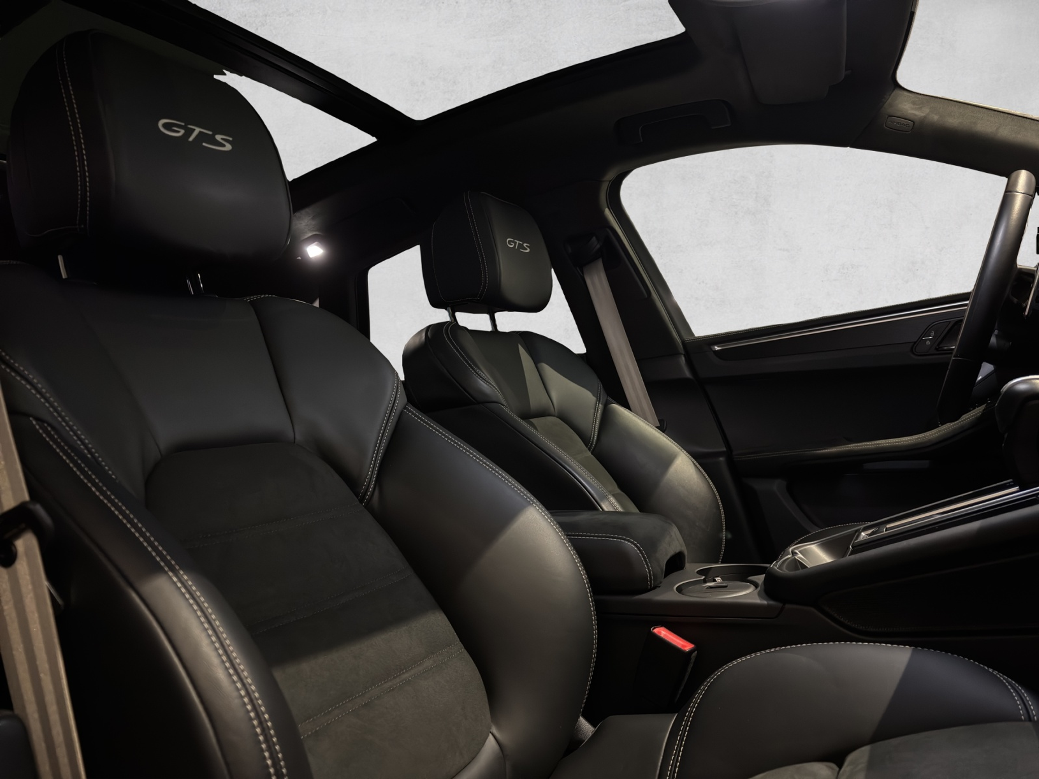 listing desktop thumbnail image 10