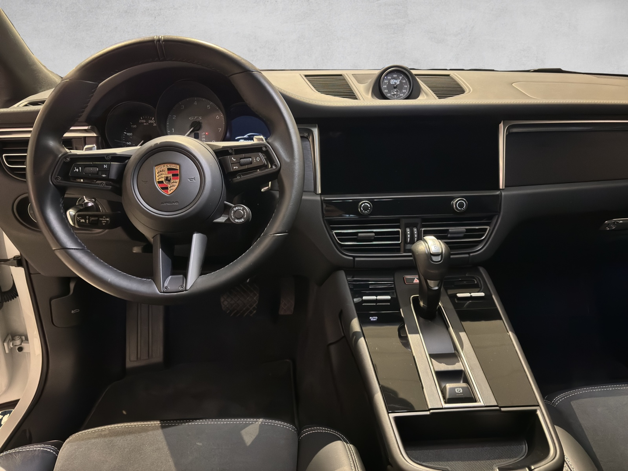 listing desktop thumbnail image 8