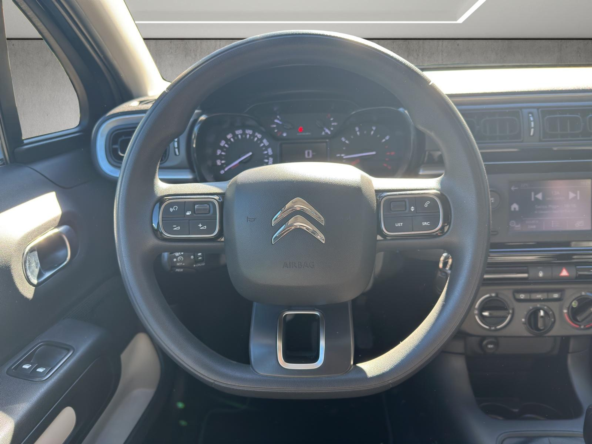 listing desktop thumbnail image 8