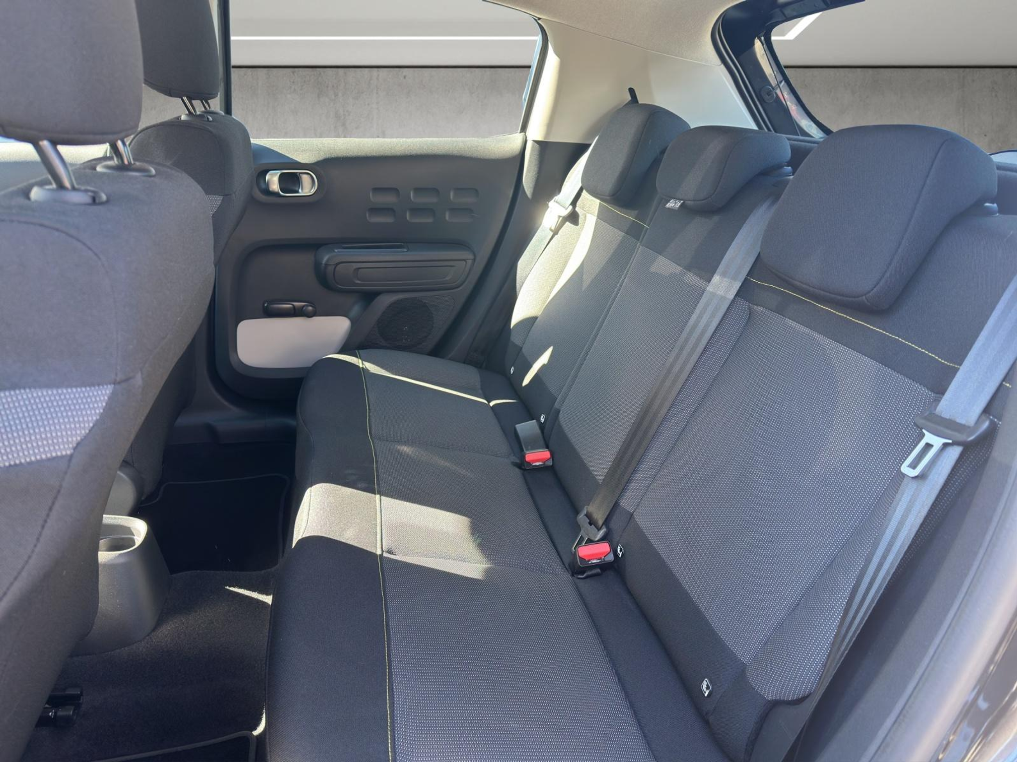 listing desktop thumbnail image 10