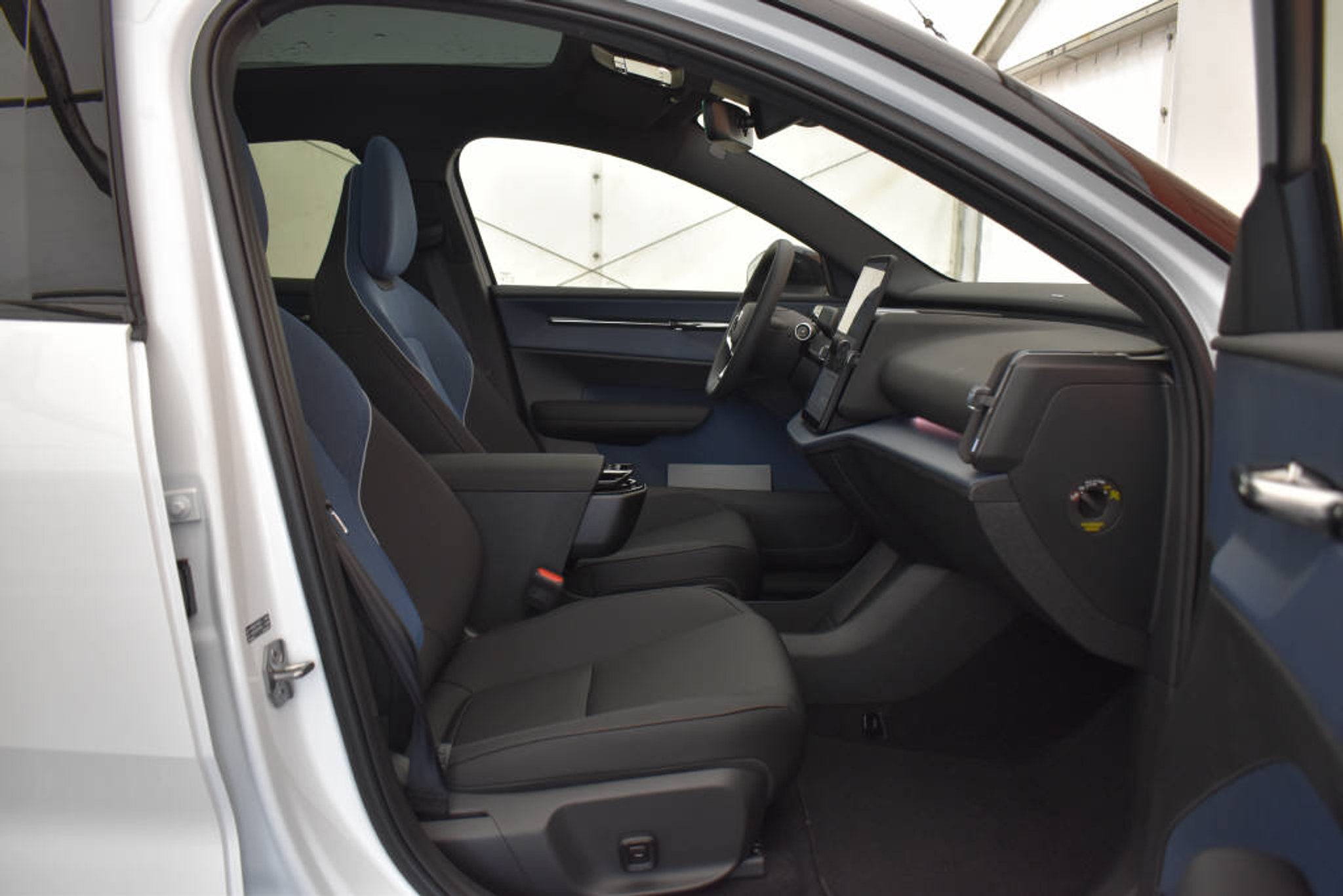 listing desktop thumbnail image 8