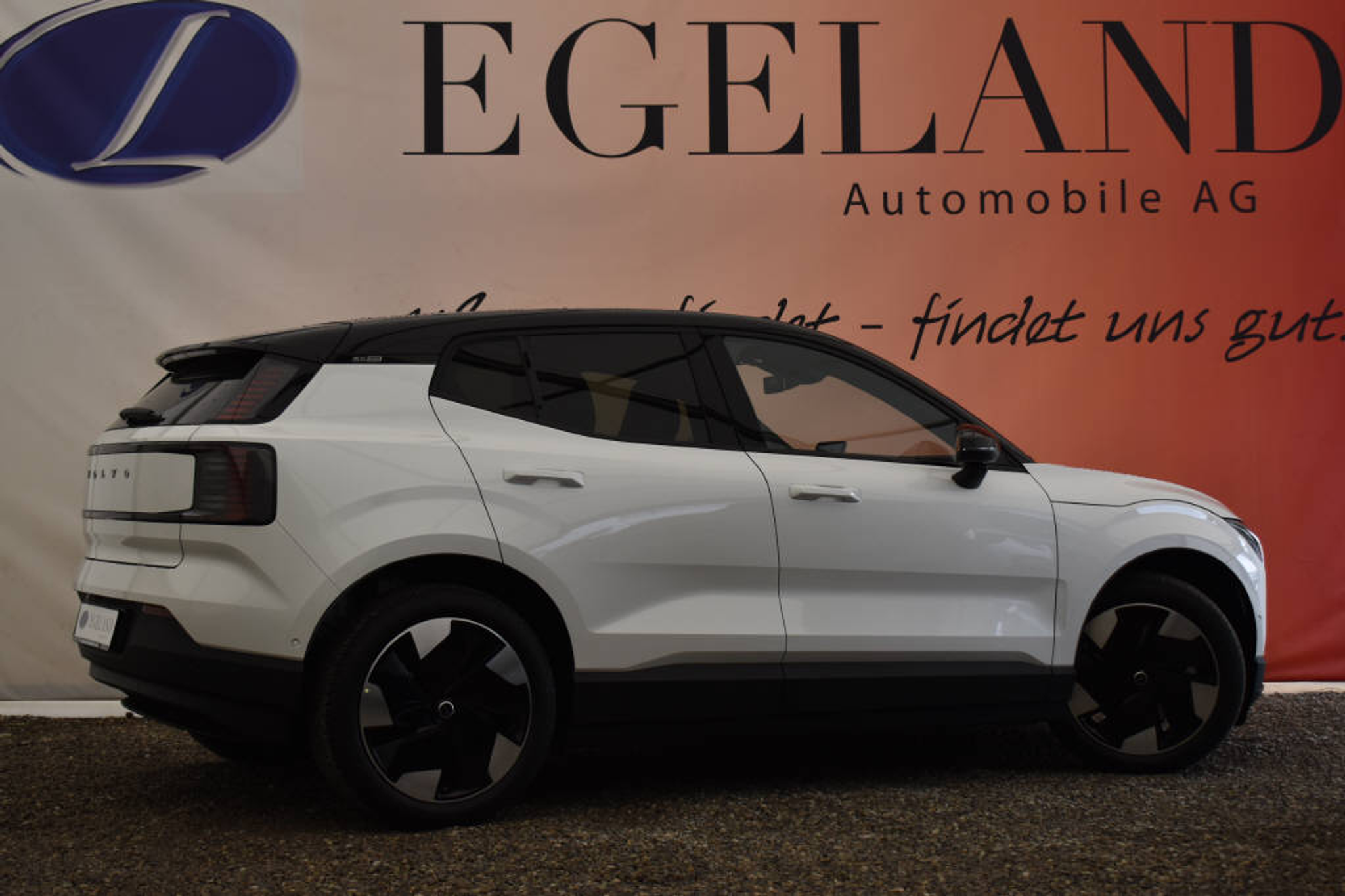 listing desktop thumbnail image 2