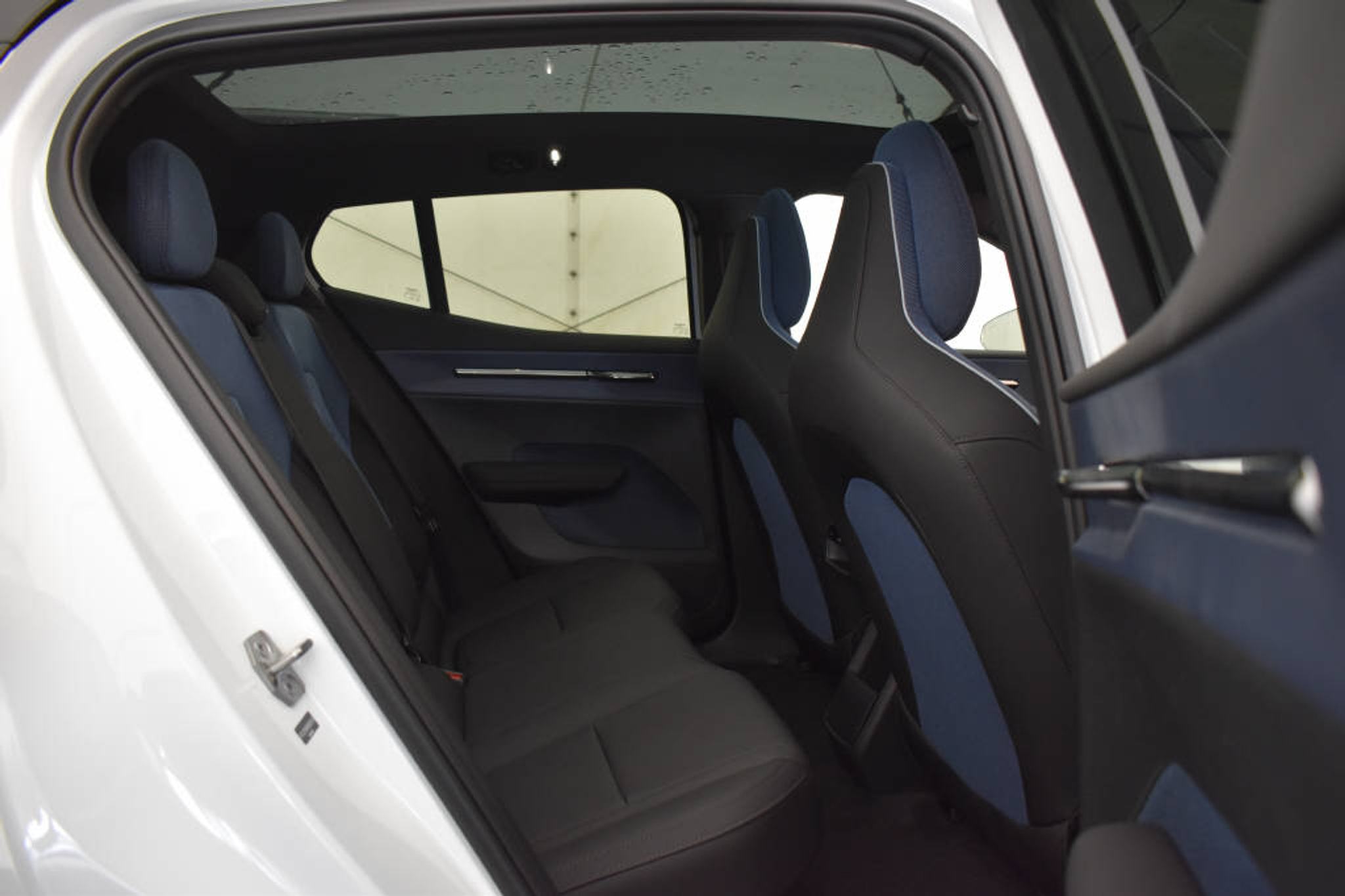 listing desktop thumbnail image 7